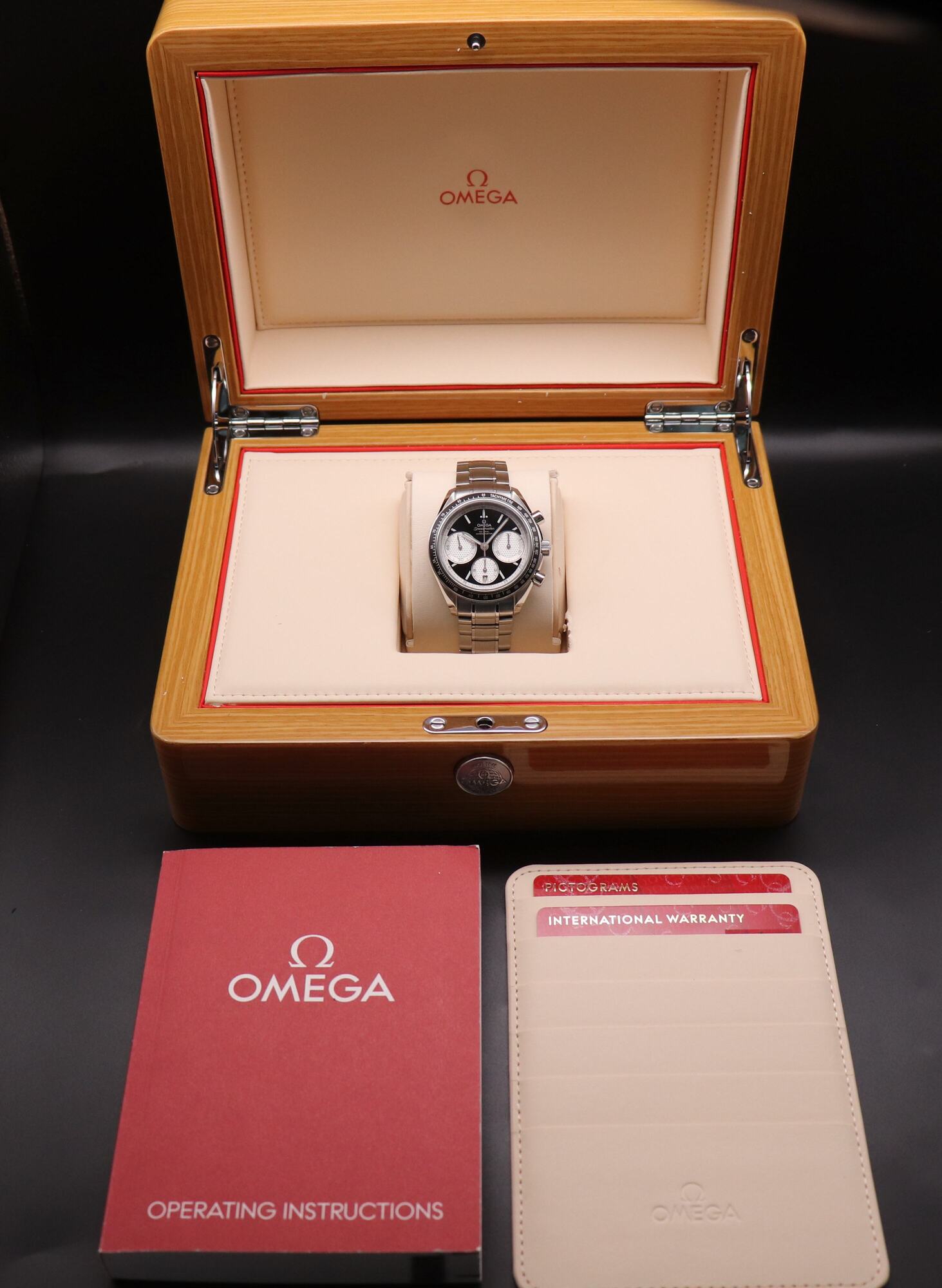 Omega Speedmaster Racing 326.30.40.50.01.002 Panda 2019 Fullset
