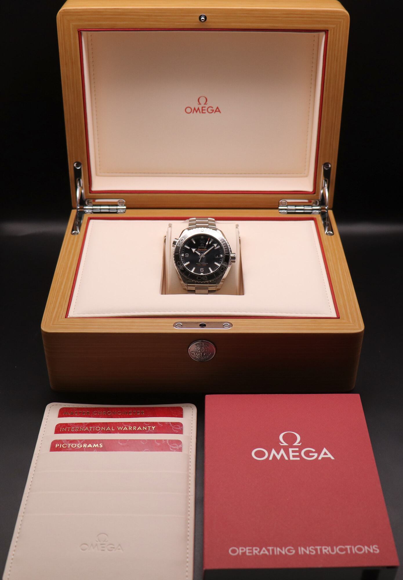 Omega Seamaster Planet Ocean 215.30.44.21.03.001 Fullset 2022 Box+Papers