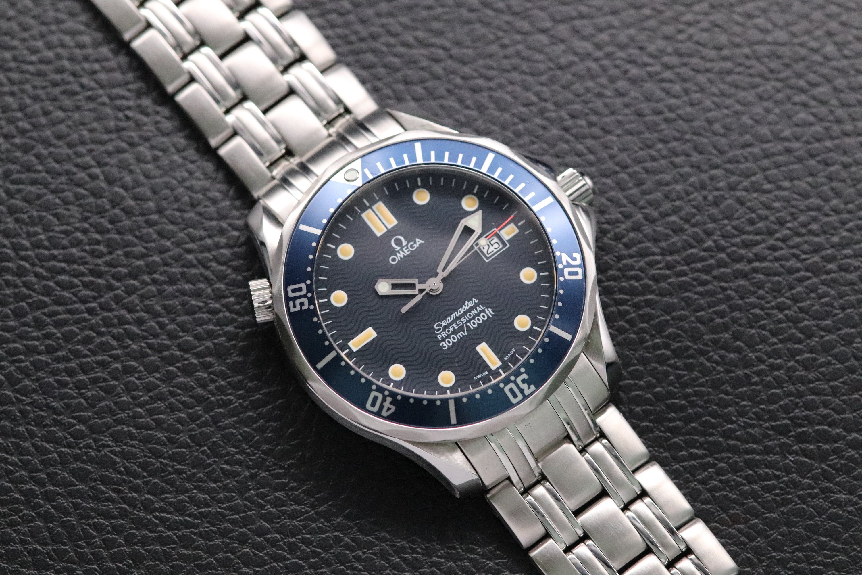 Omega Seamaster James Bond 2541.80 Papers 1996