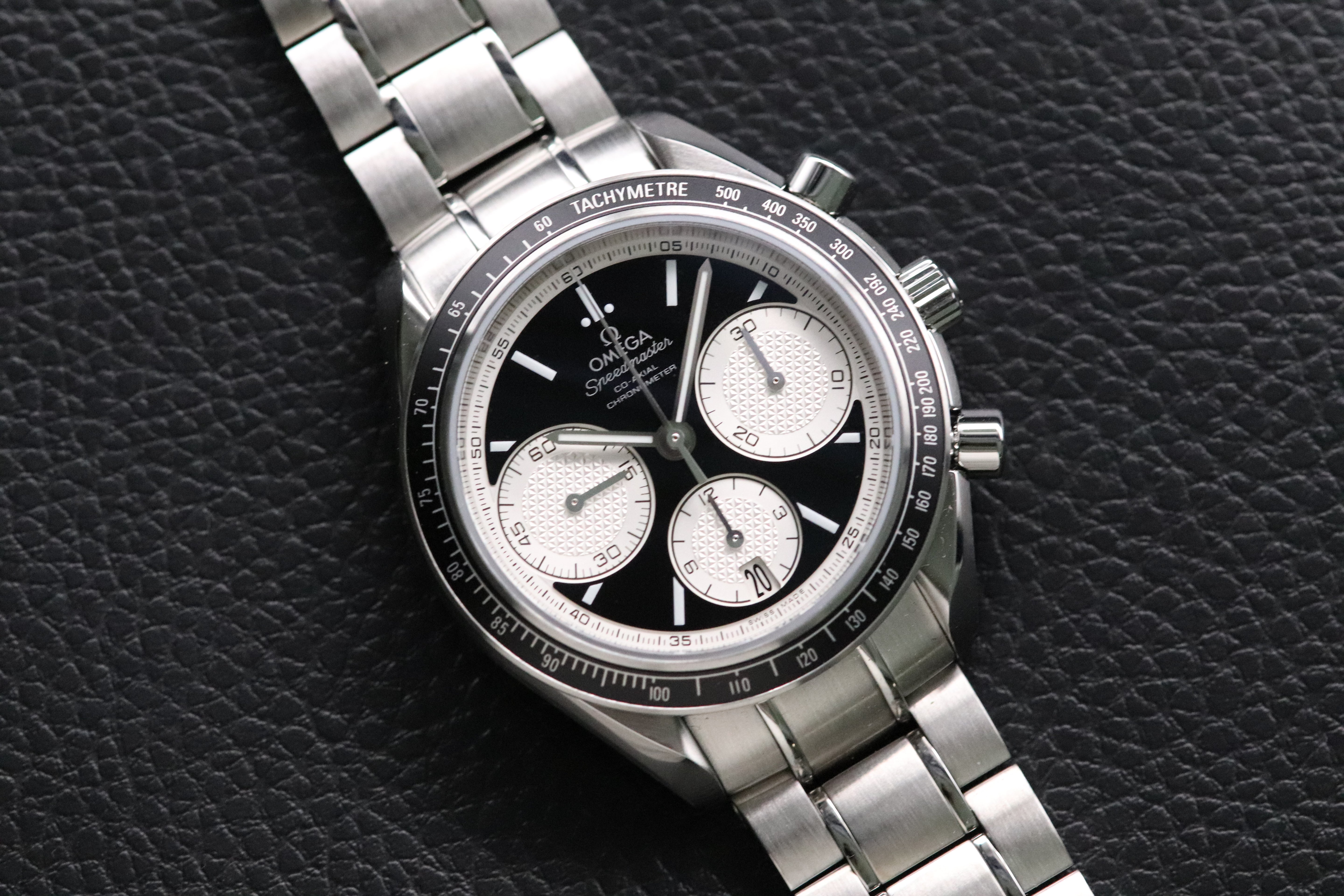 Omega Speedmaster Racing 326.30.40.50.01.002 Panda 2025 Fullset
