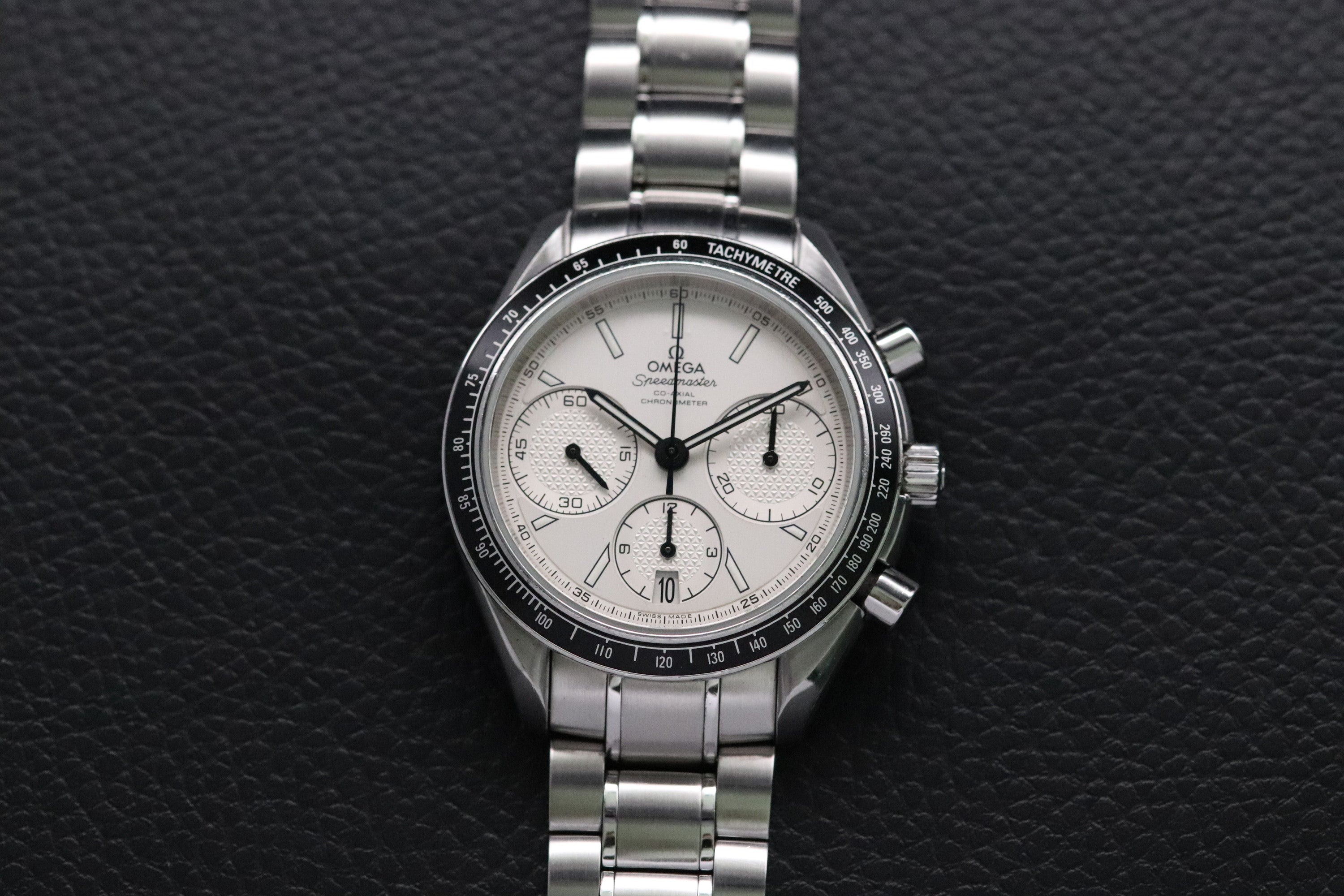 Omega Speedmaster Racing 326.30.40.50.02.001 Albino 2020