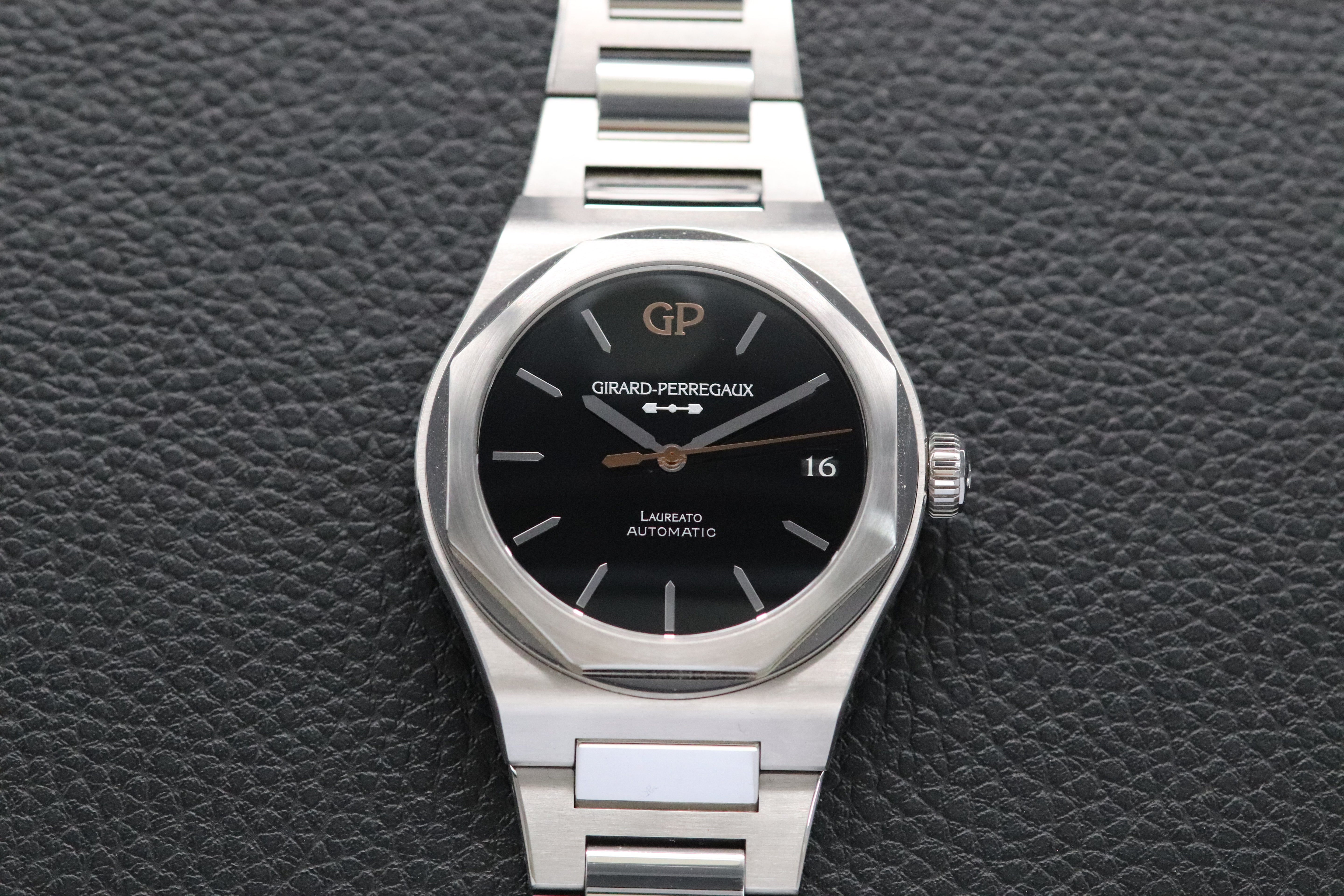 Girard Perregaux Laureato Infinity Edition 81010-11-636-11A Onyx Dial Fullset 2024 Box+Papers