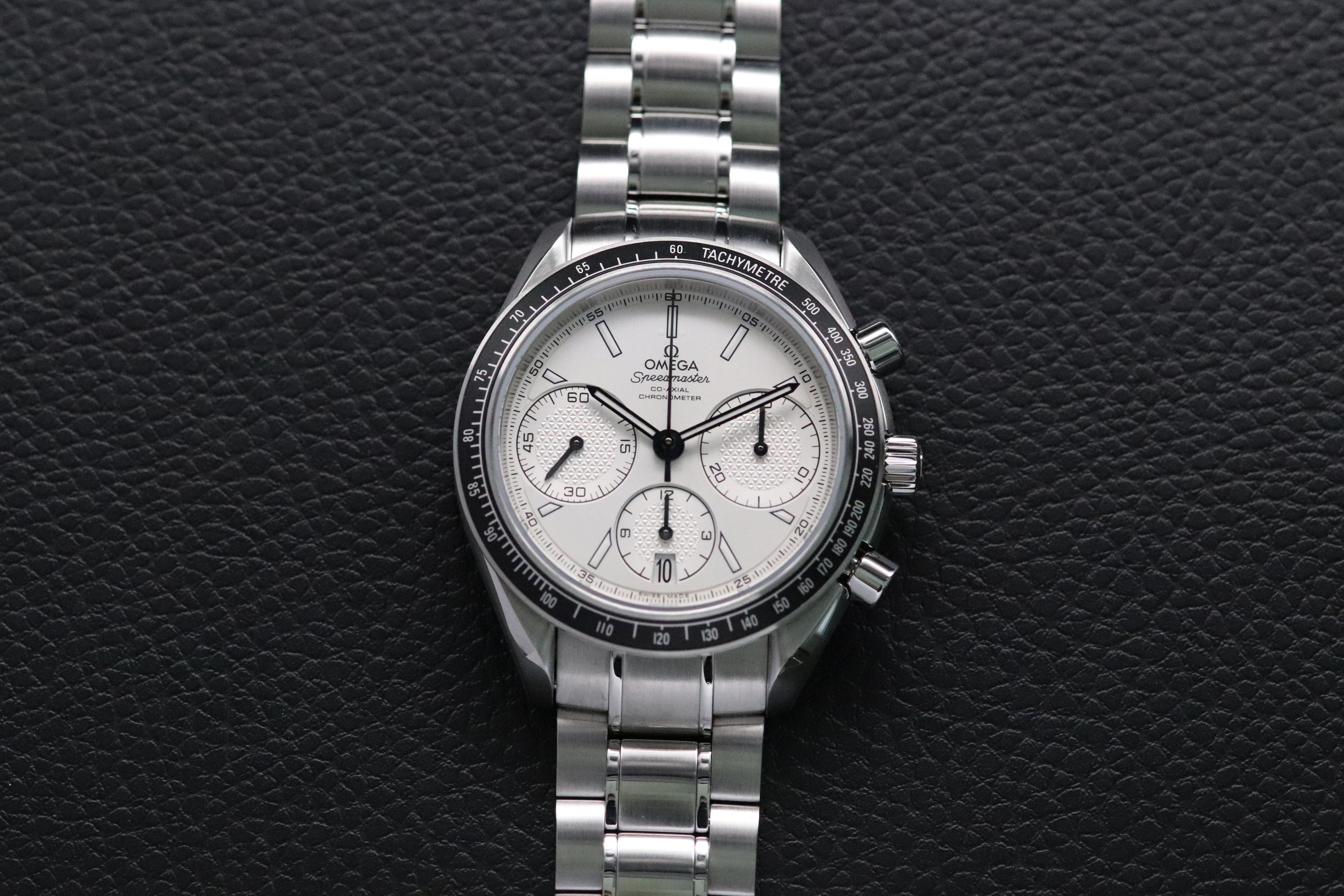 Omega Speedmaster Racing 326.30.40.50.02.001 Albino 2022 Fullset