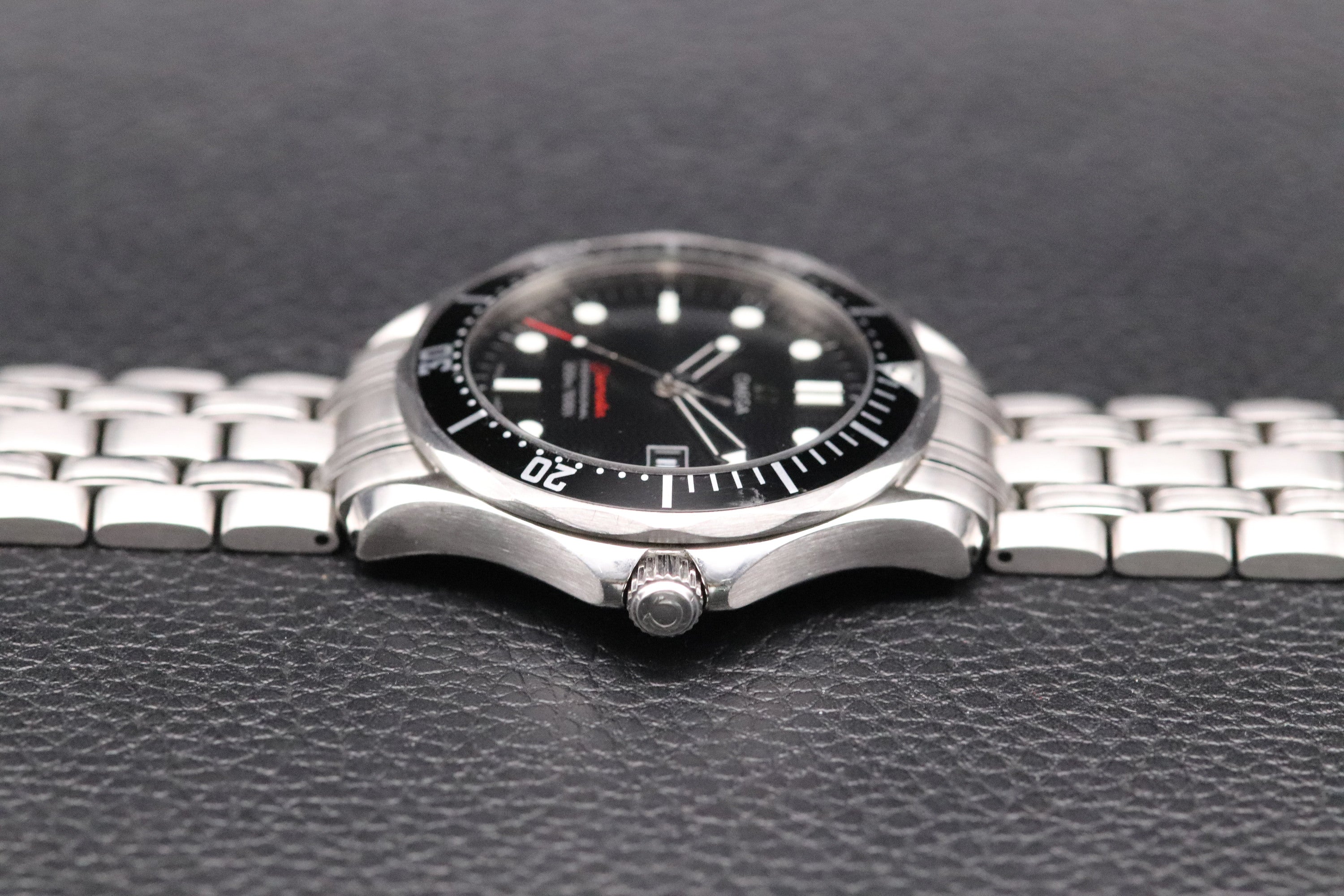 Omega Seamaster Diver 300M 212.30.41.61.01.001 Black Dial 2016