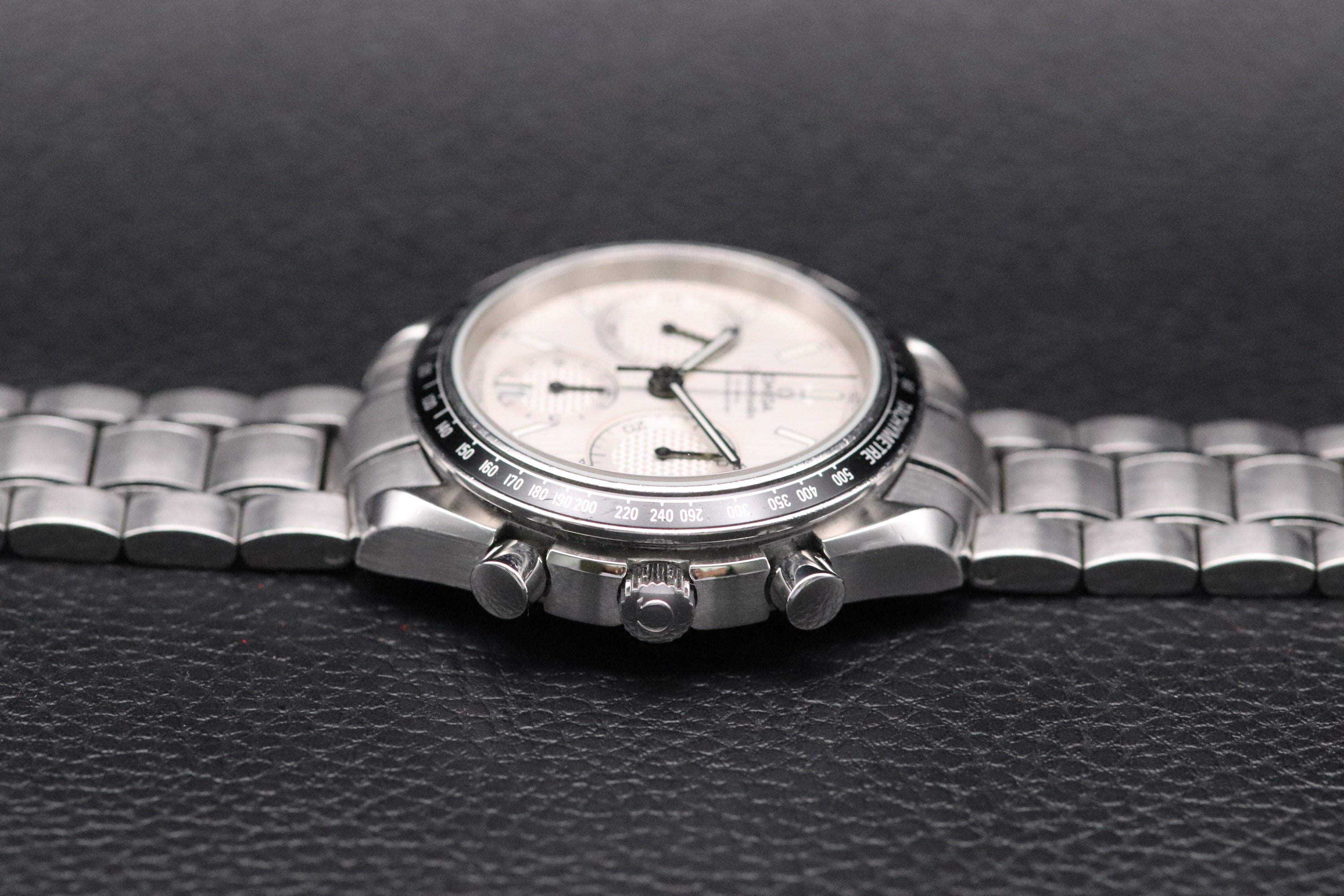 Omega Speedmaster Racing 326.30.40.50.02.001 Albino 2020