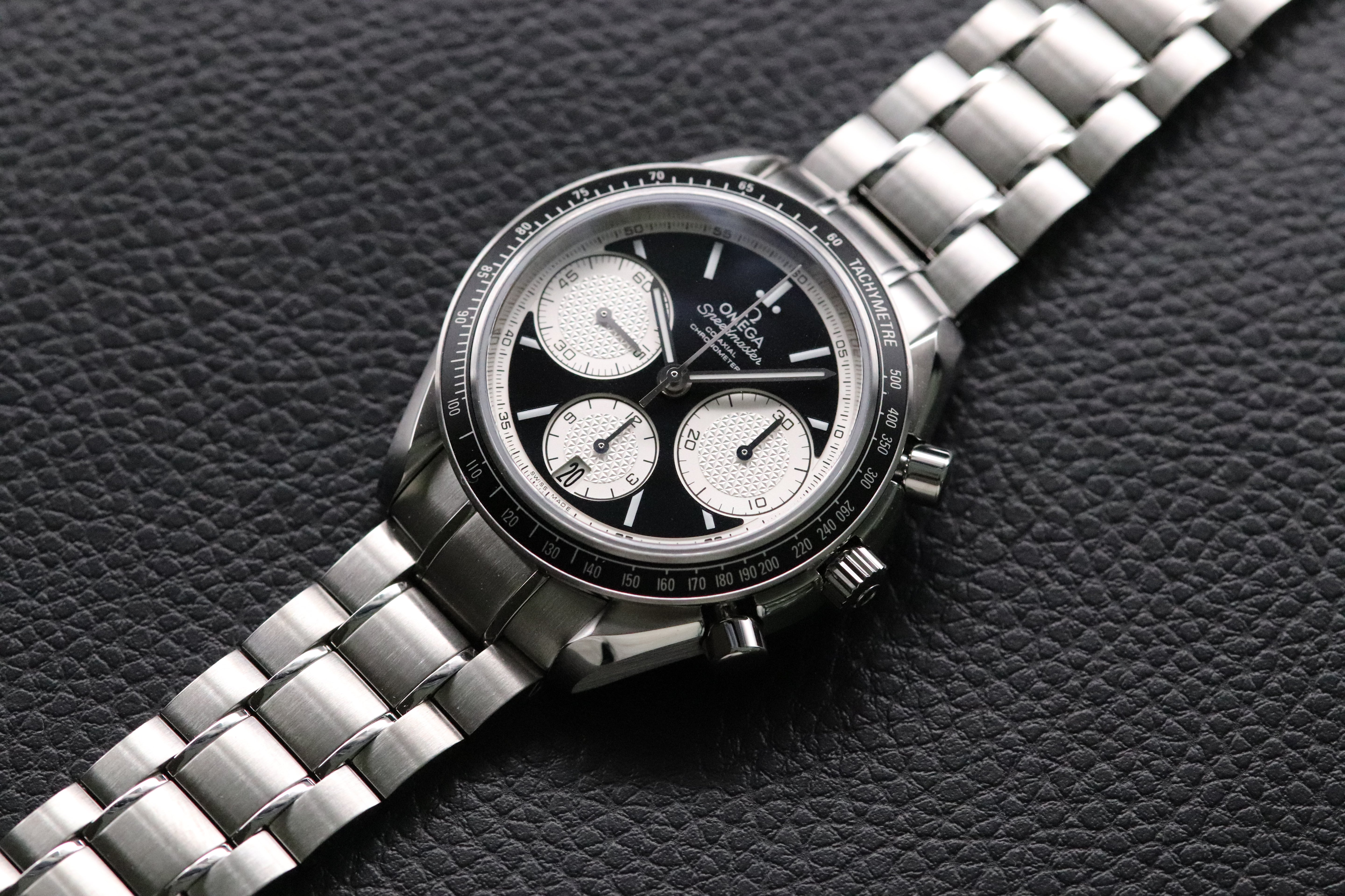 Omega Speedmaster Racing 326.30.40.50.01.002 Panda 2025 Fullset