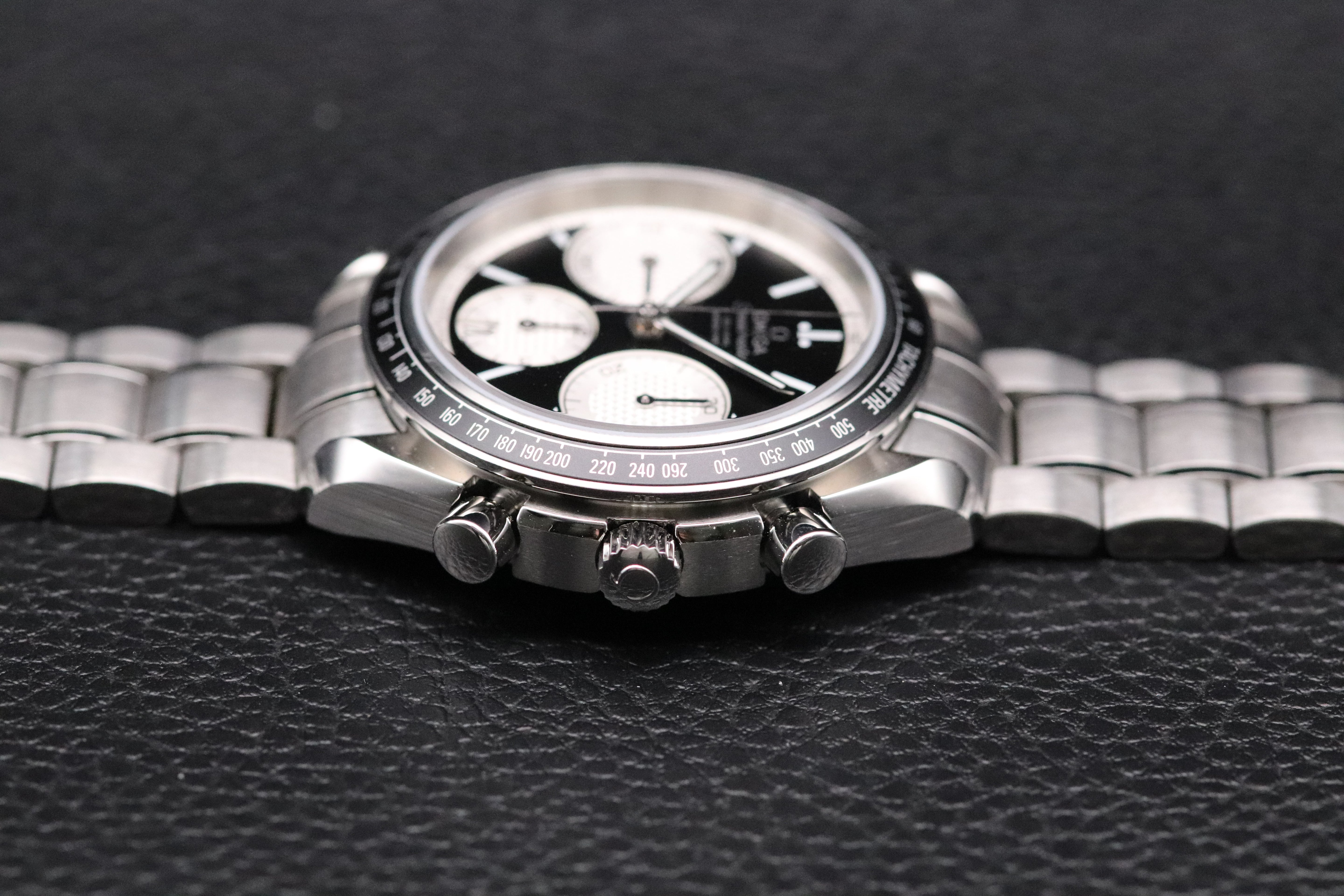 Omega Speedmaster Racing 326.30.40.50.01.002 Panda 2025 Fullset