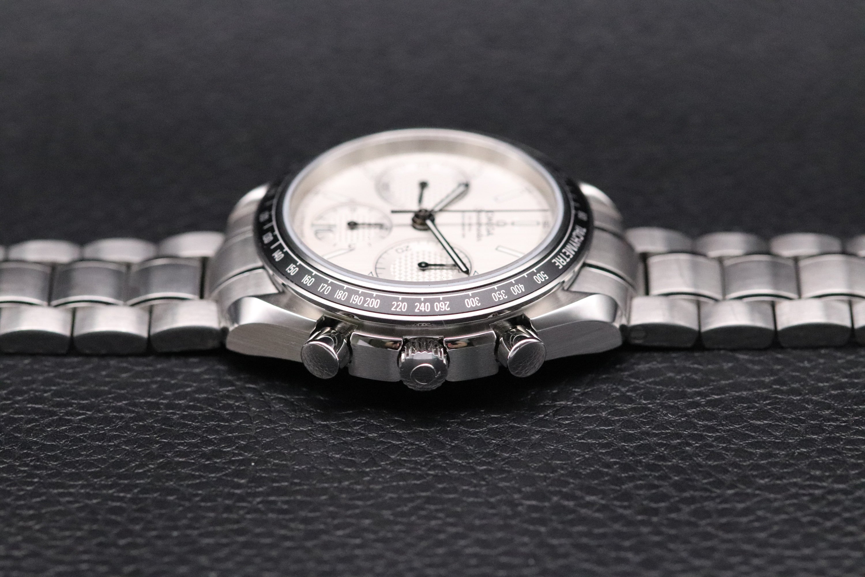 Omega Speedmaster Racing 326.30.40.50.02.001 Albino 2022 Fullset