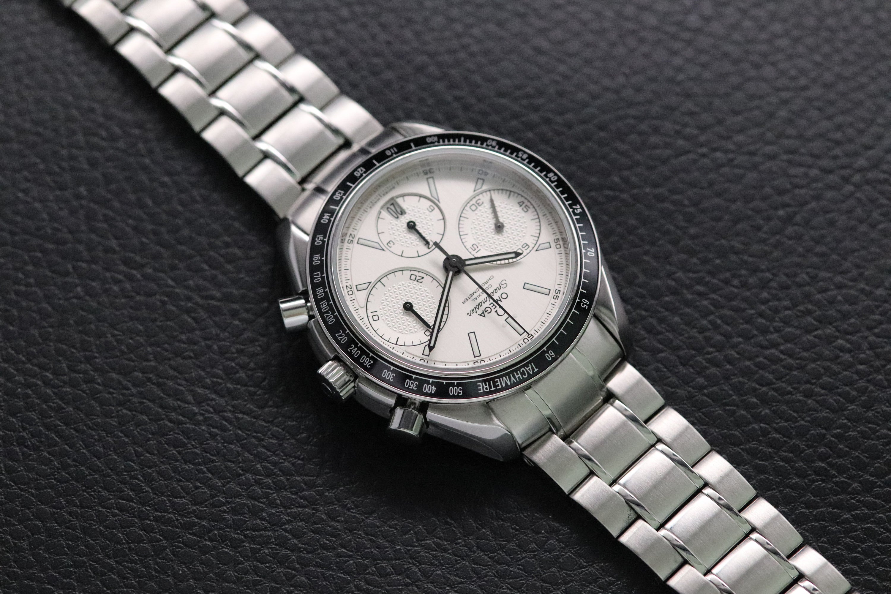 Omega Speedmaster Racing 326.30.40.50.02.001 Albino 2019