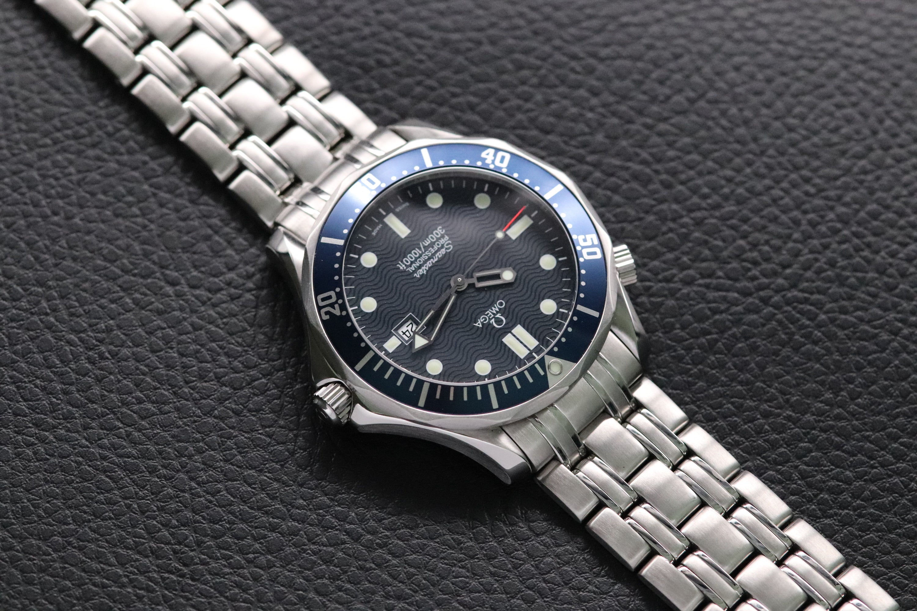 Omega Seamaster James Bond 2541.80 Blue 1998