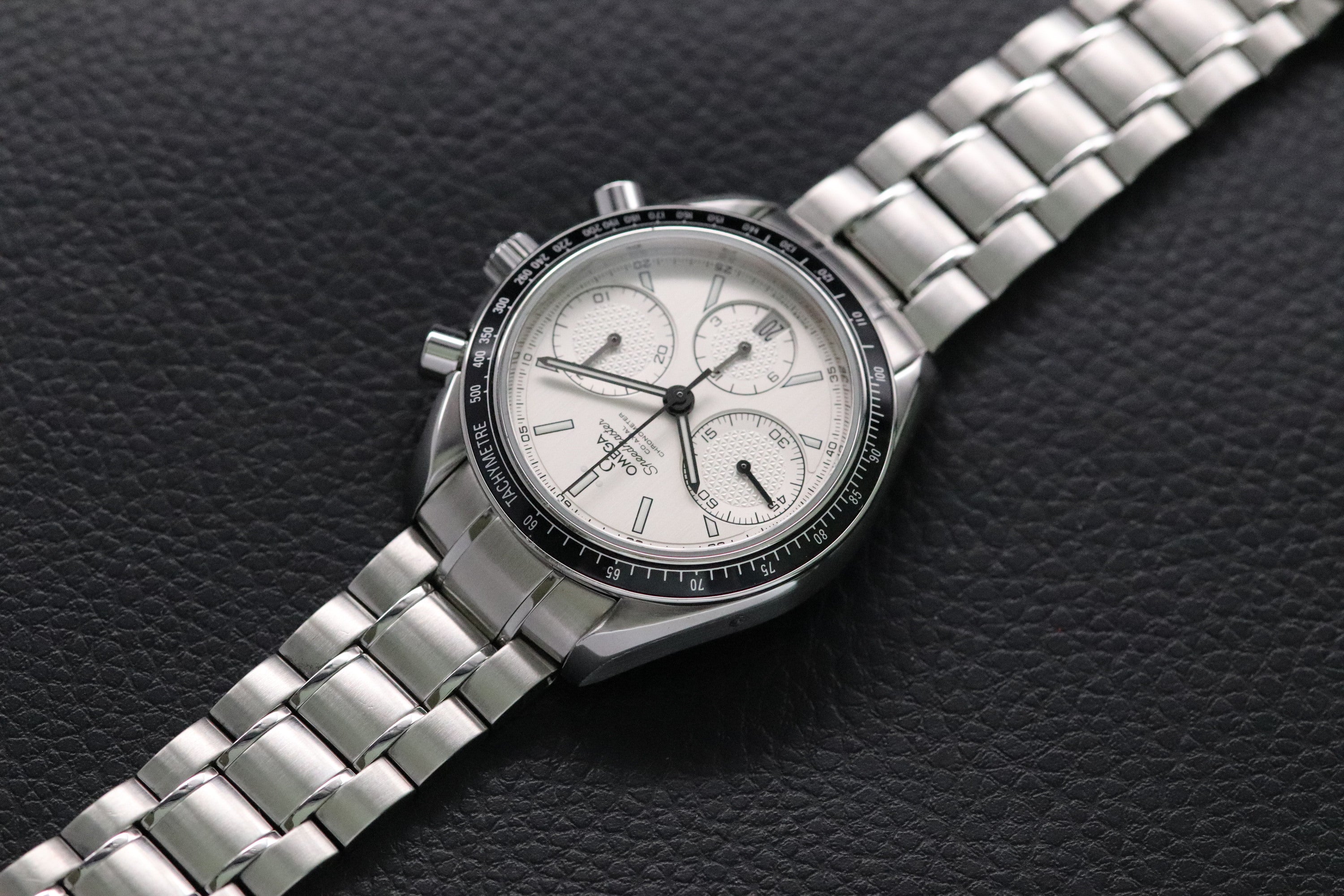 Omega Speedmaster Racing 326.30.40.50.02.001 Albino 2019