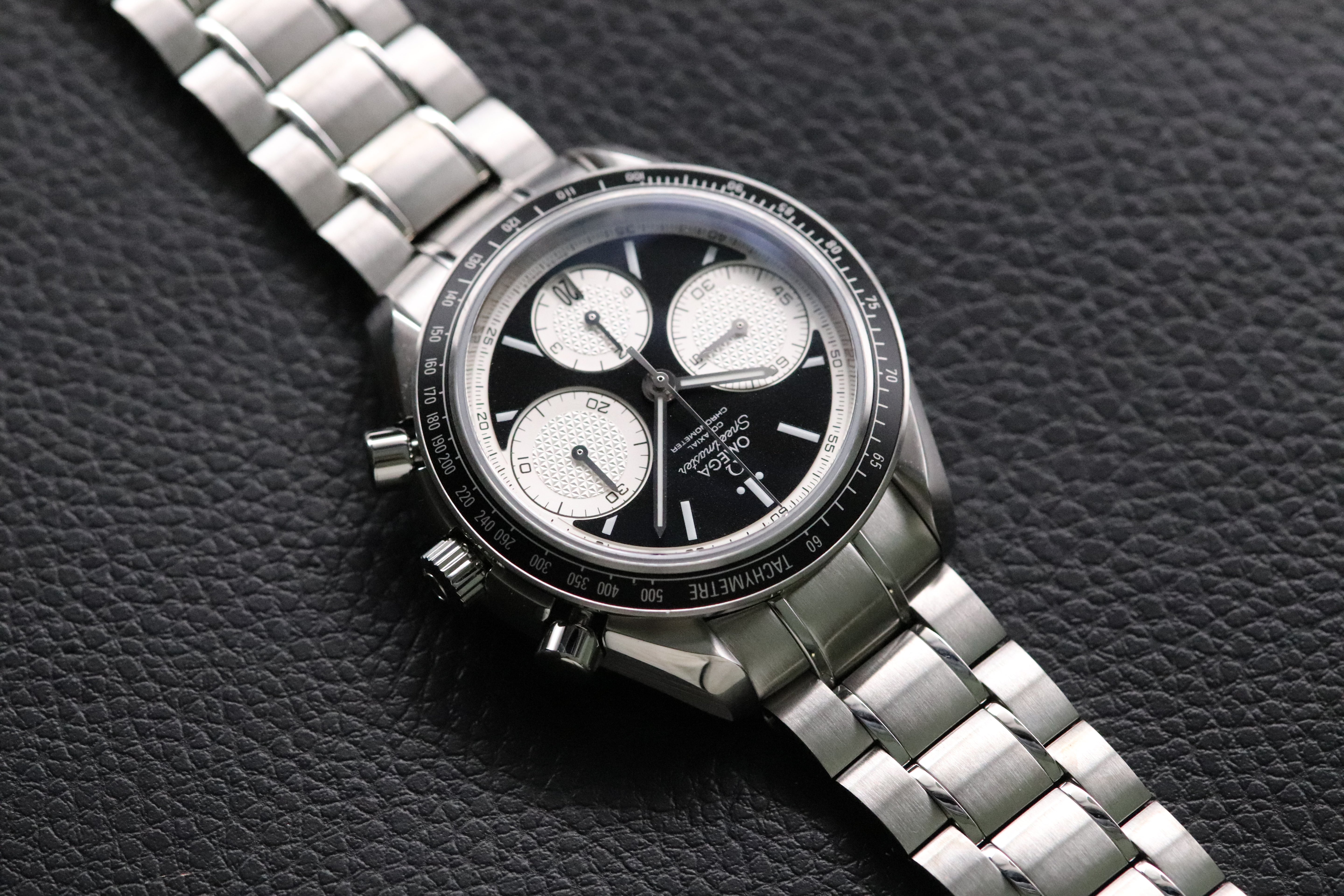 Omega Speedmaster Racing 326.30.40.50.01.002 Panda 2025 Fullset