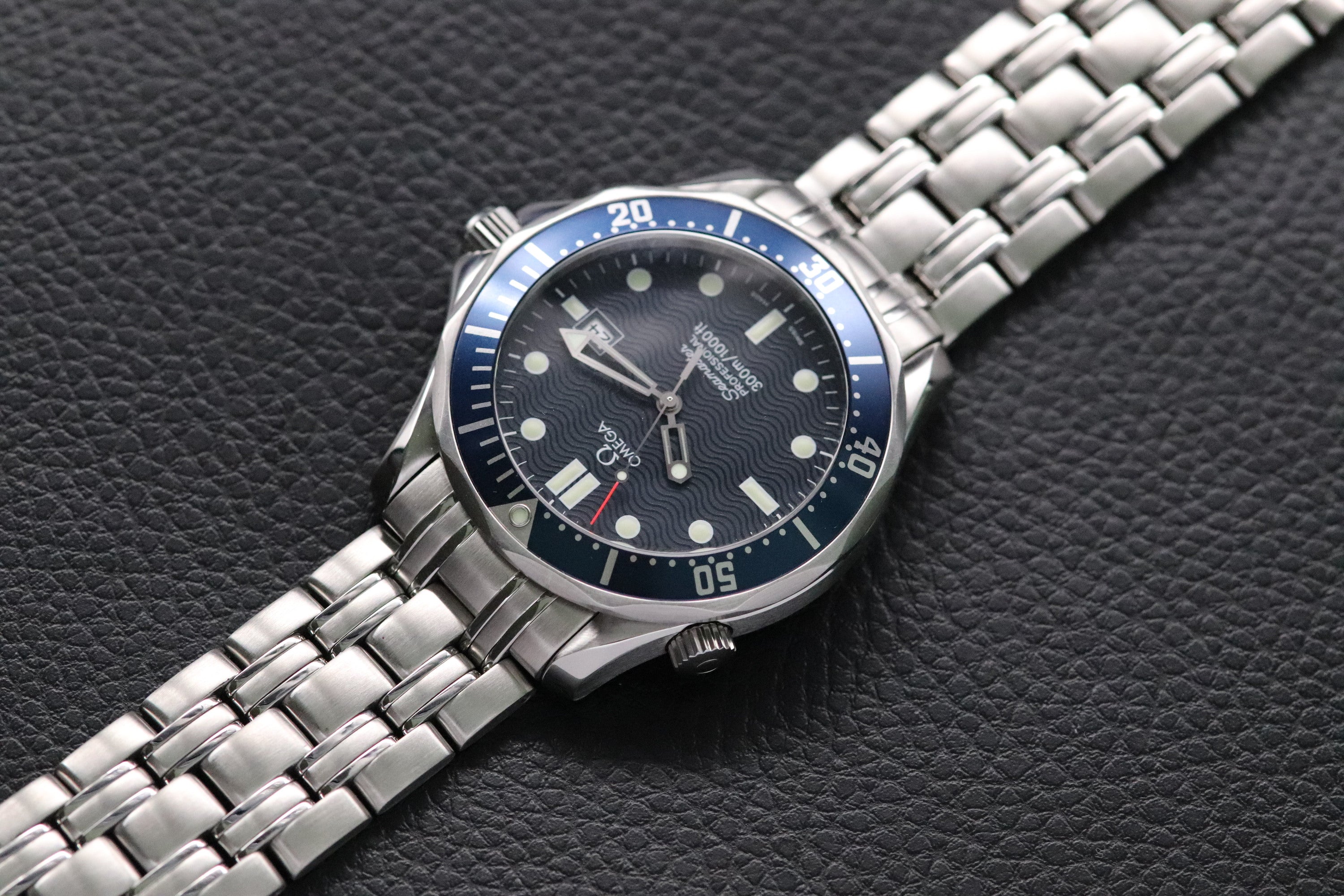 Omega Seamaster James Bond 2541.80 Blue 1998