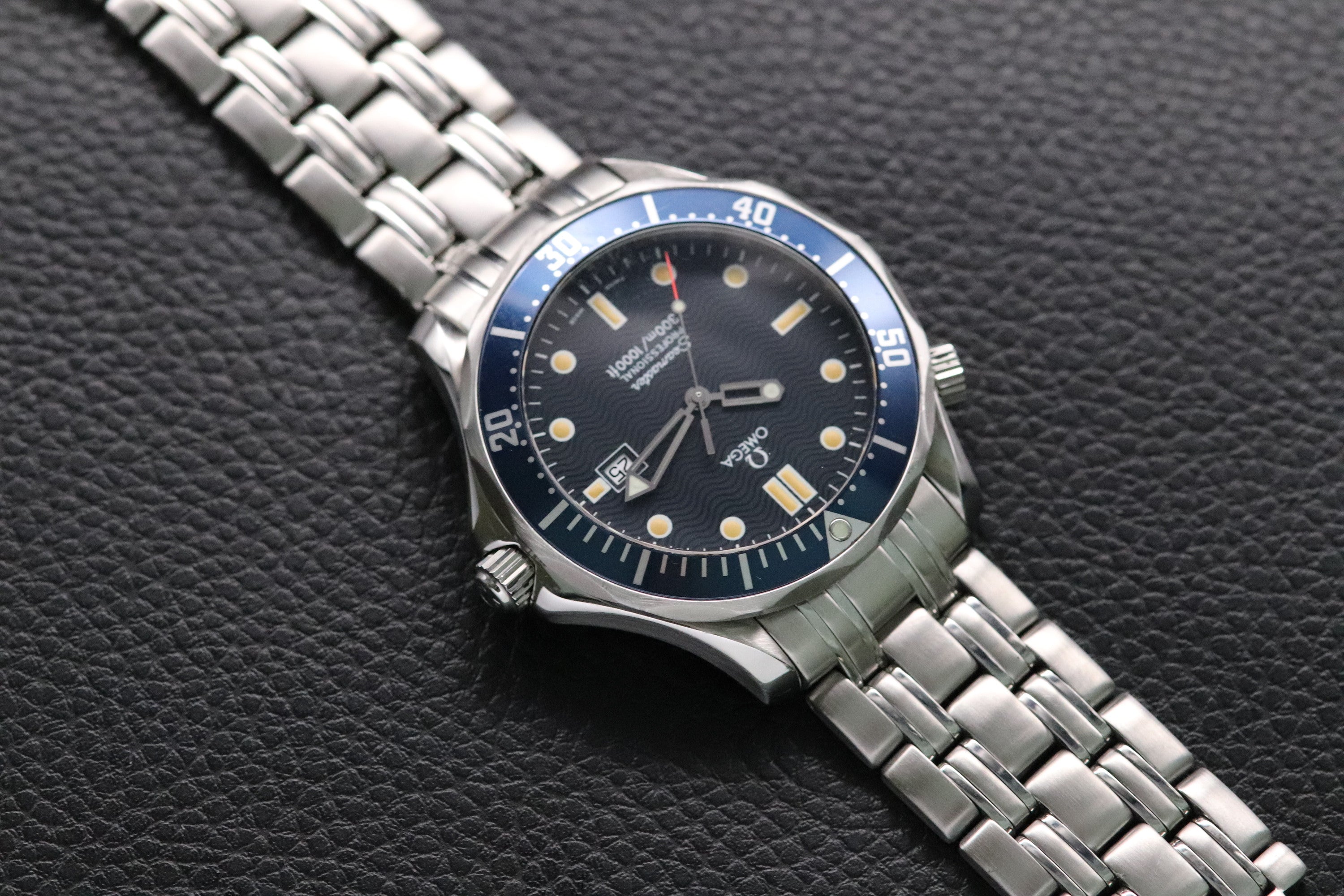 Omega Seamaster James Bond 2541.80 Papers 1996
