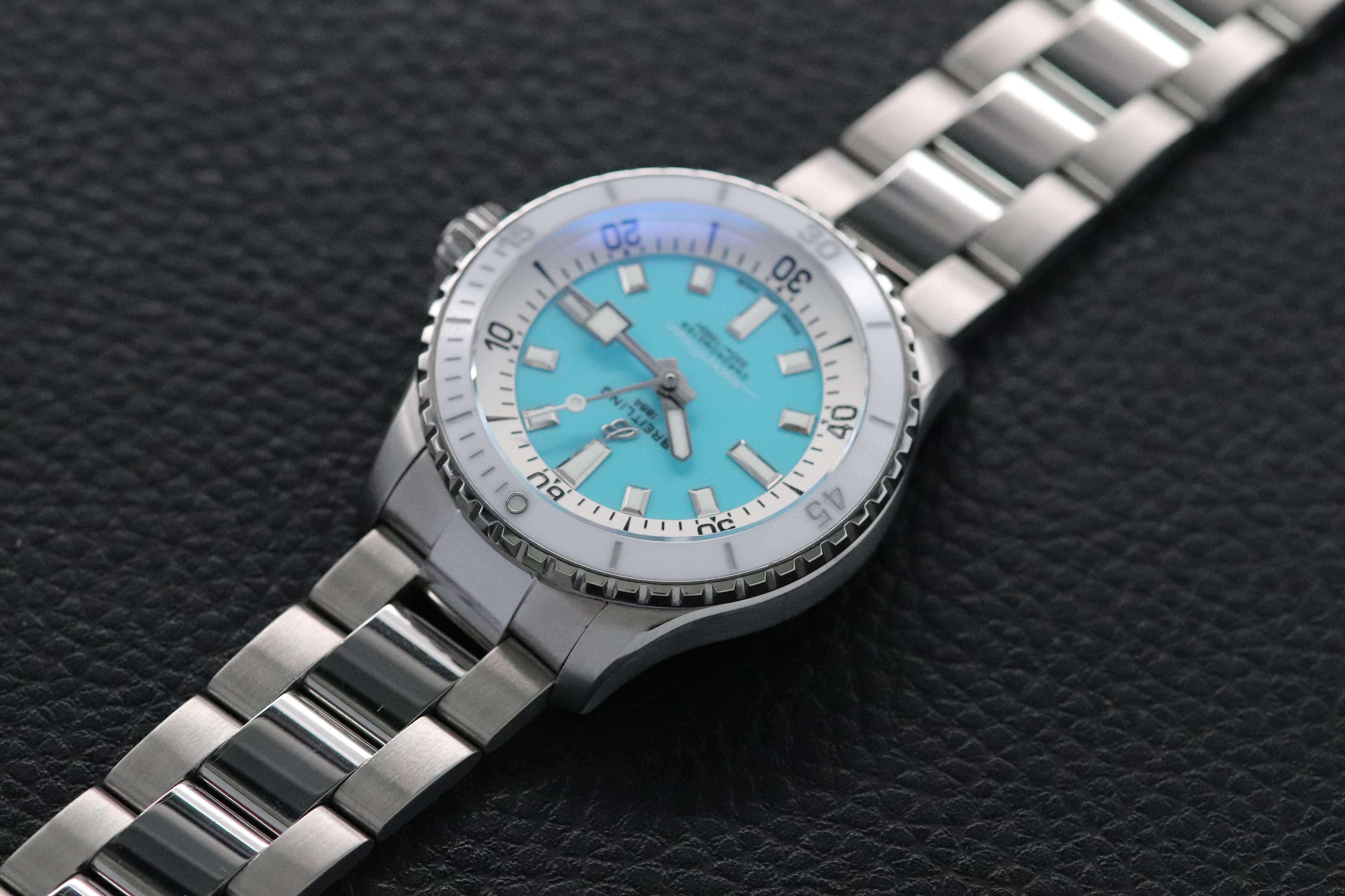 Breitling Superocean 36 A17377 FULLSET 2023 con scatola e PAPERS