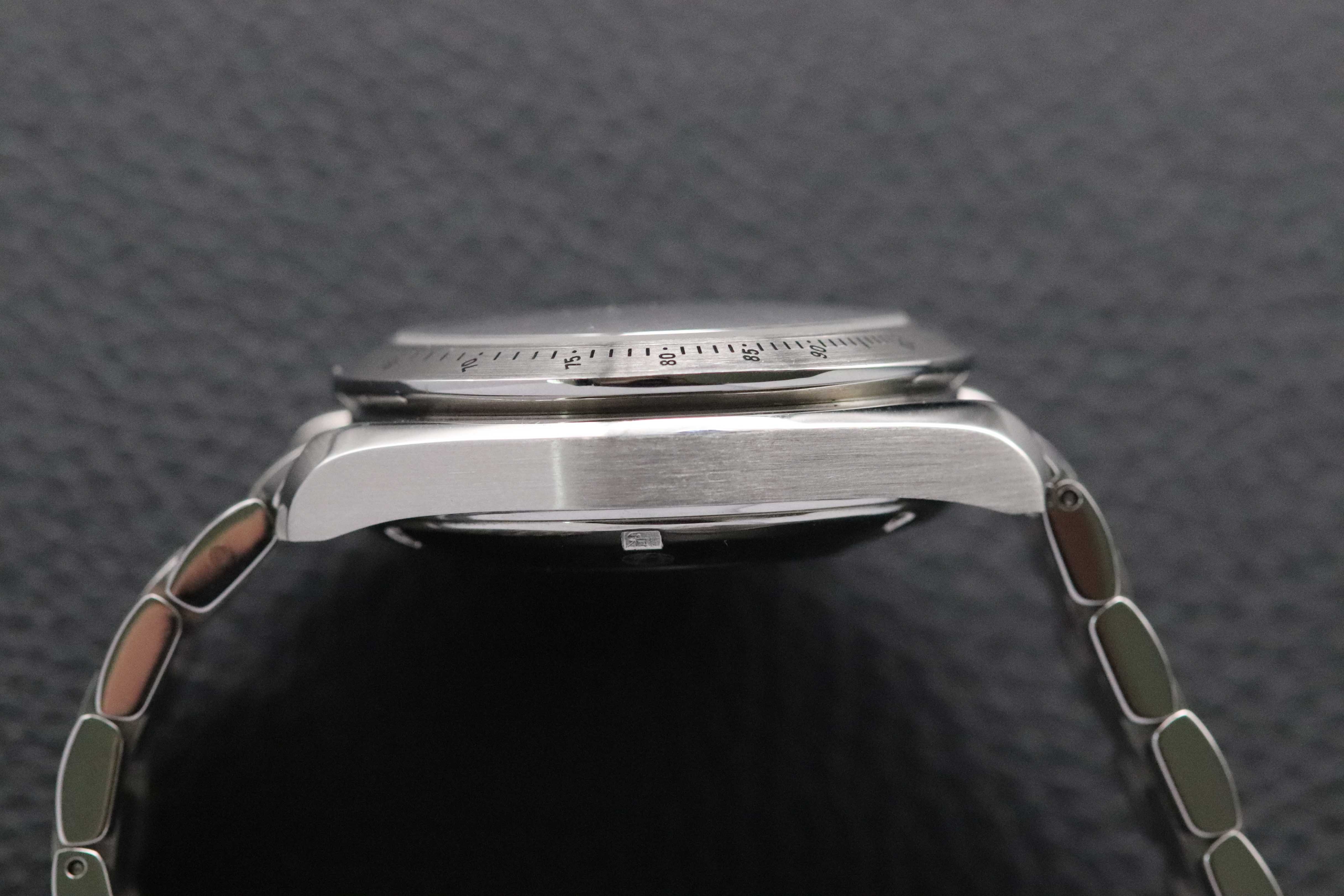 Omega Speedmaster Date 3211.30 Silver Dial 2010 (with papers)