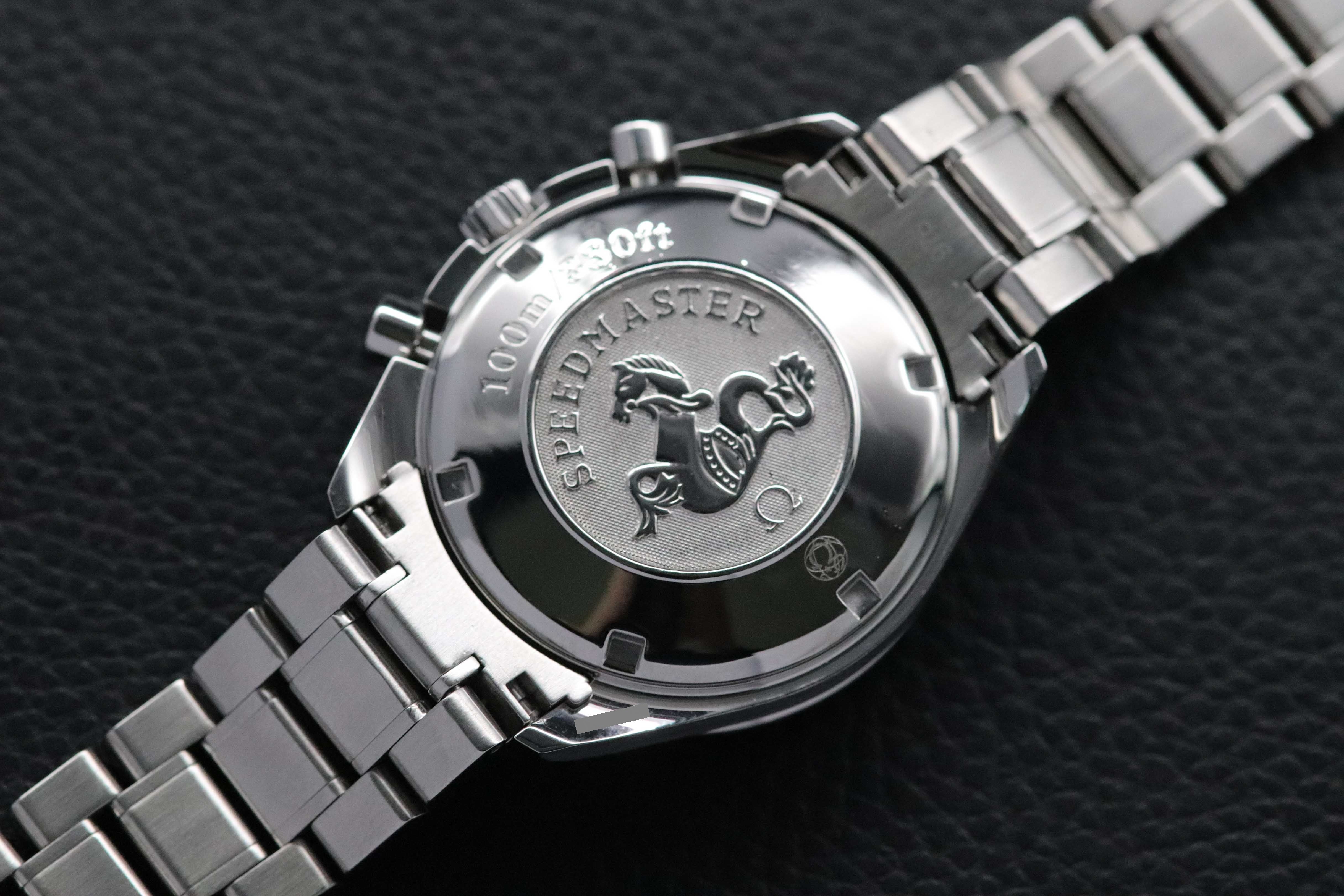 Omega Speedmaster Date 3211.30 Silver Dial 2010 (with papers)