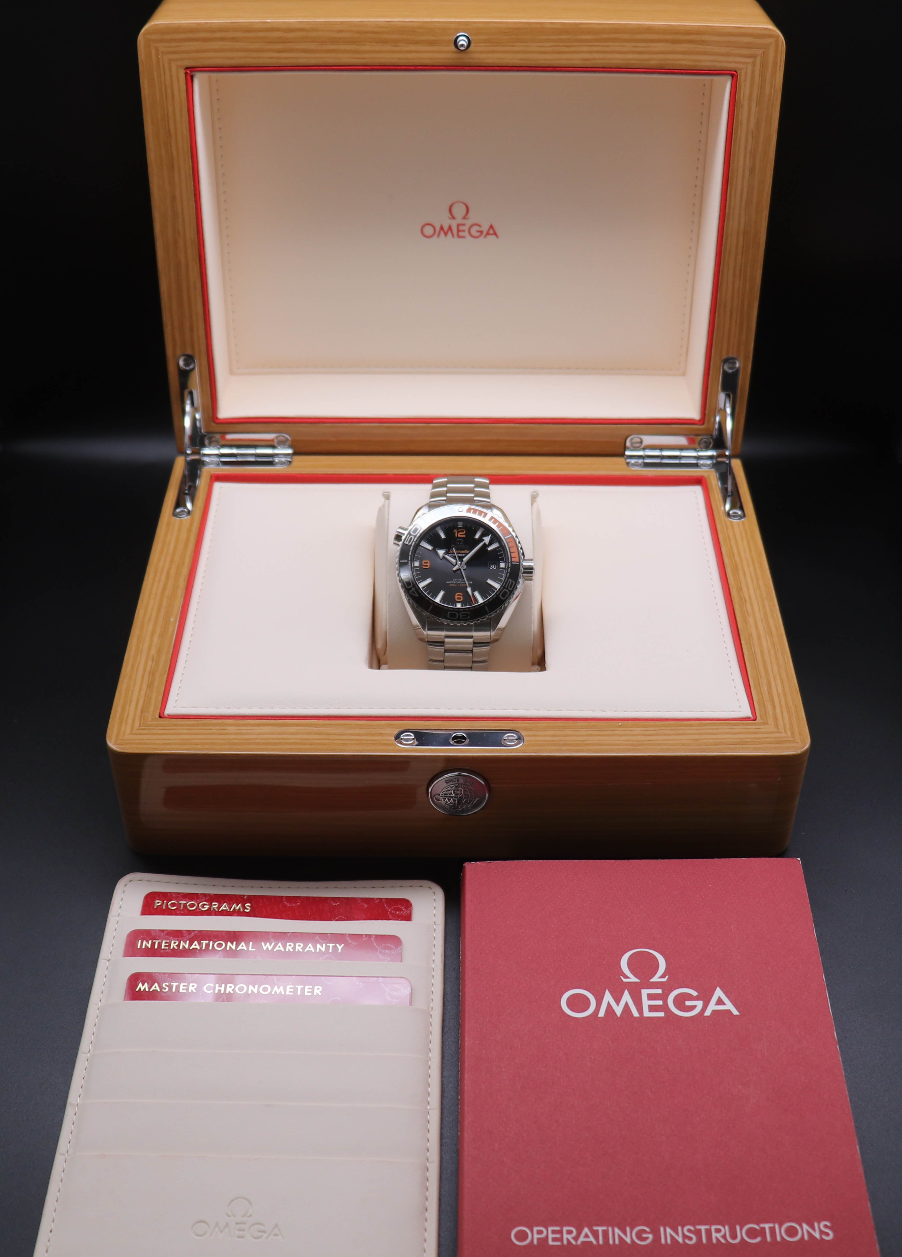 Omega Seamaster Planet Ocean 600M 215.30.44.21.01.002 Fullset 2019 Box+Papers