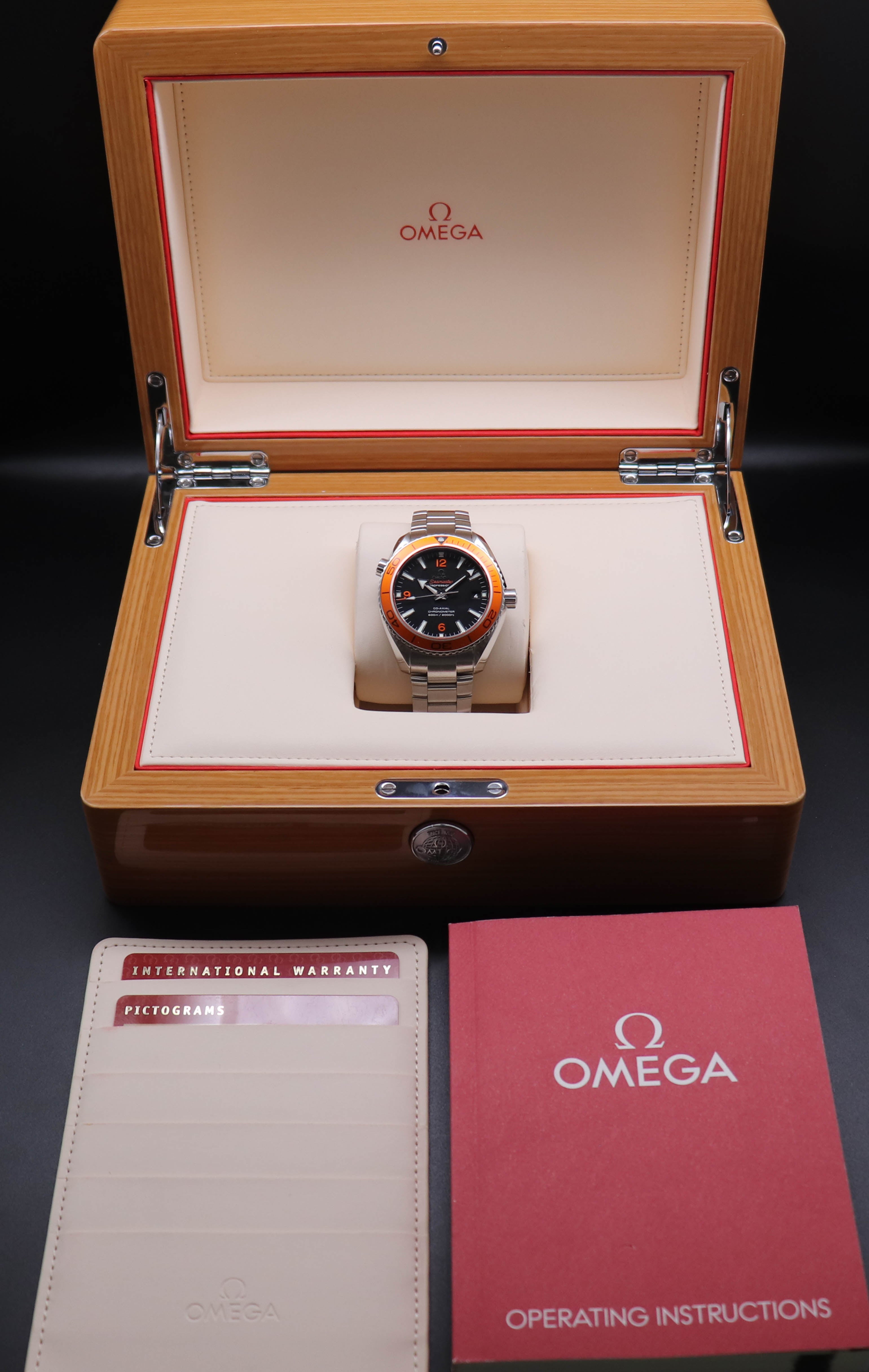 Omega Seamaster Planet Ocean 232.30.42.21.01.002 Fullset 2016 Box+Papers