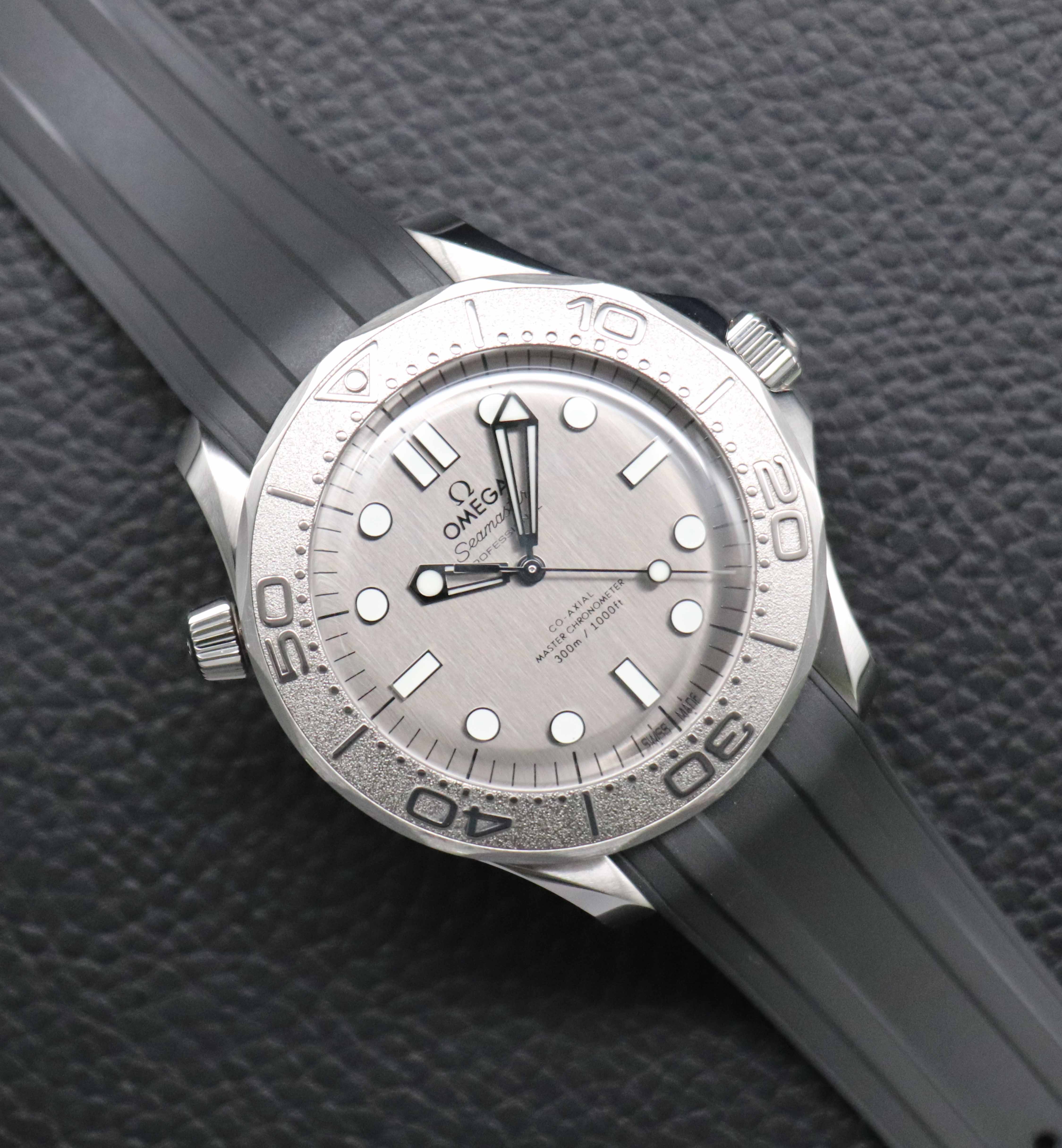Omega Seamaster Diver 300 210.32.42.20.06.002 Gray Dial 2025