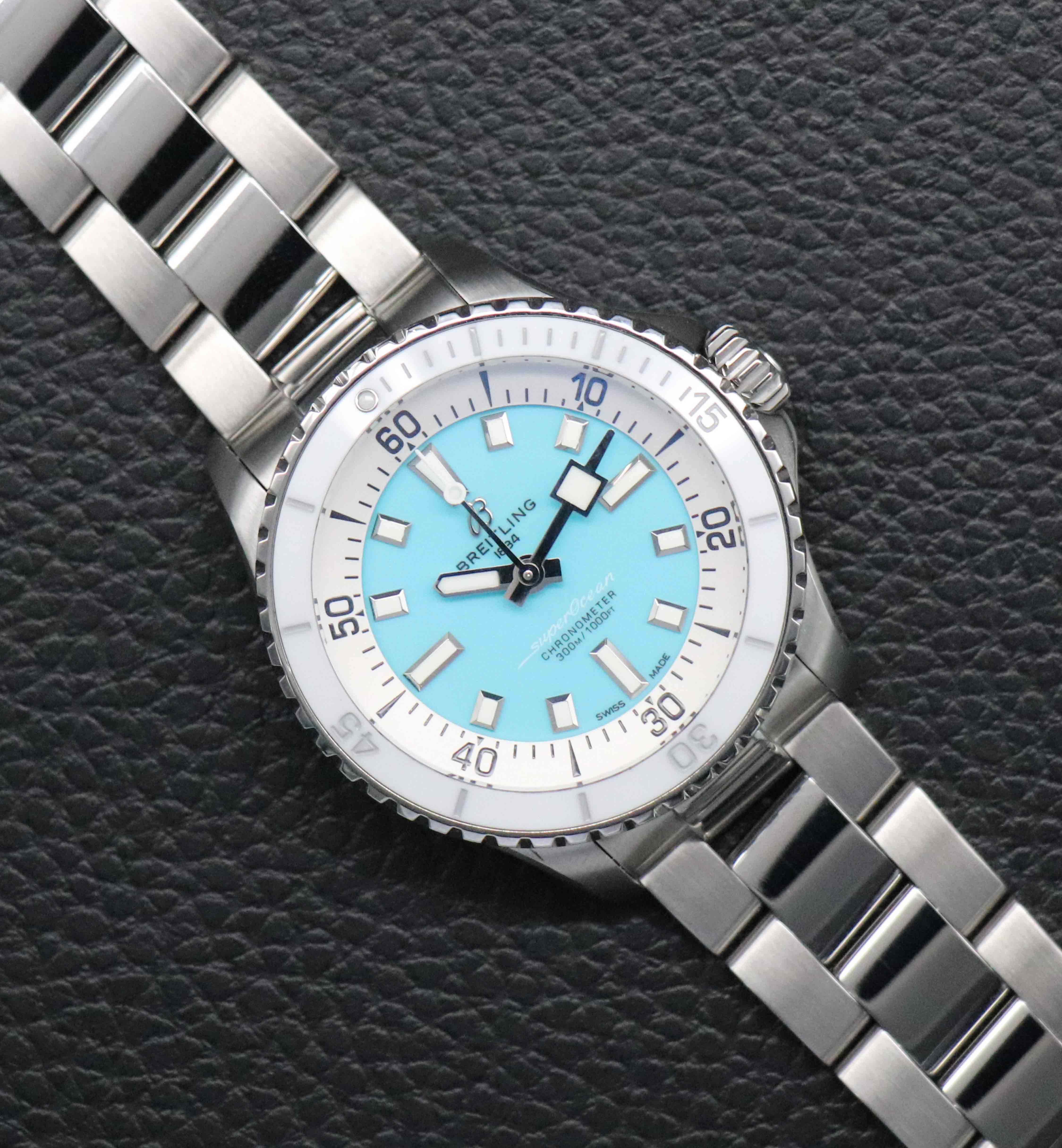 Breitling Superocean 36 A17377 FULLSET 2023 con scatola e PAPERS