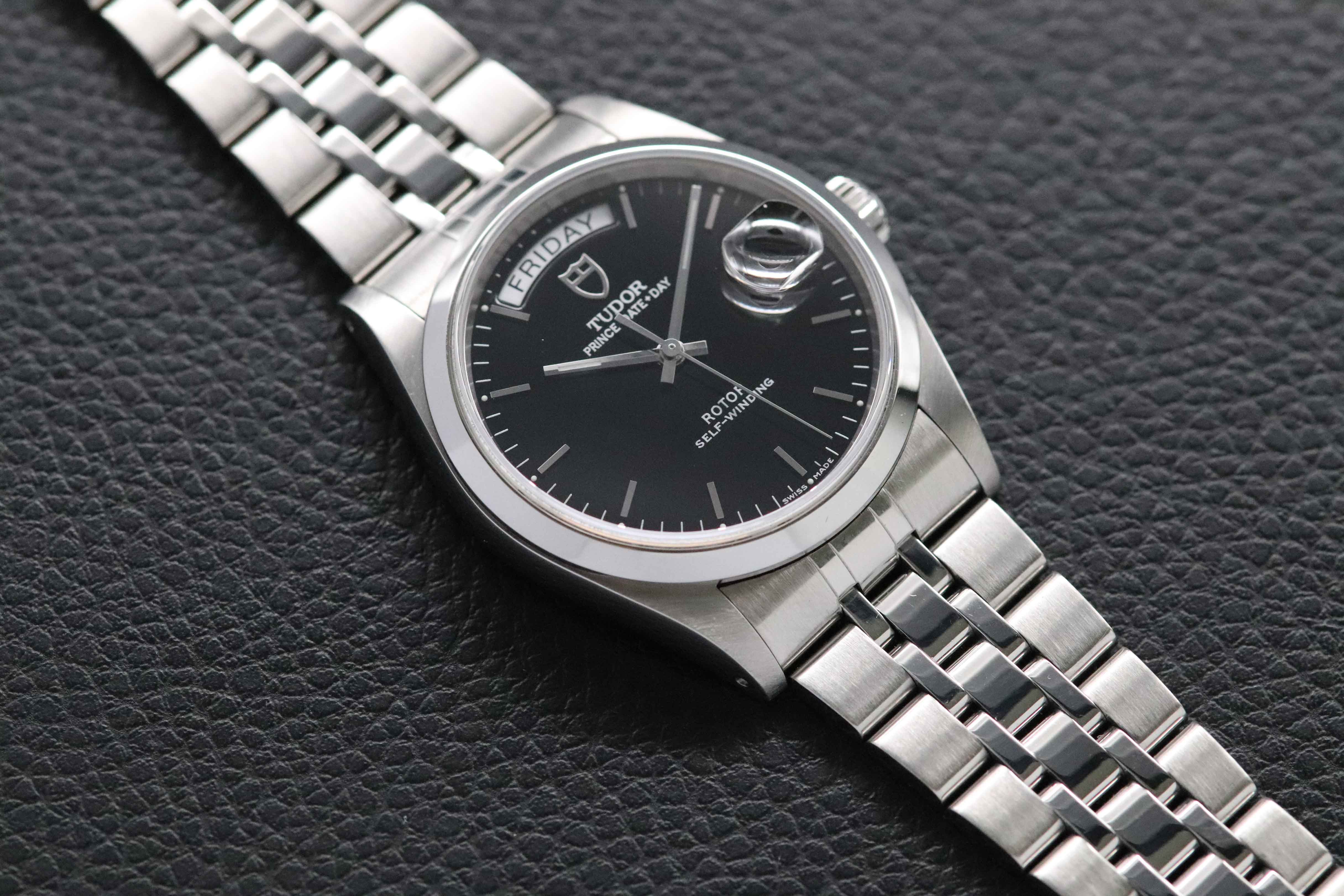 Tudor Date-Day 76200 Black Dial 2019 PAPERS