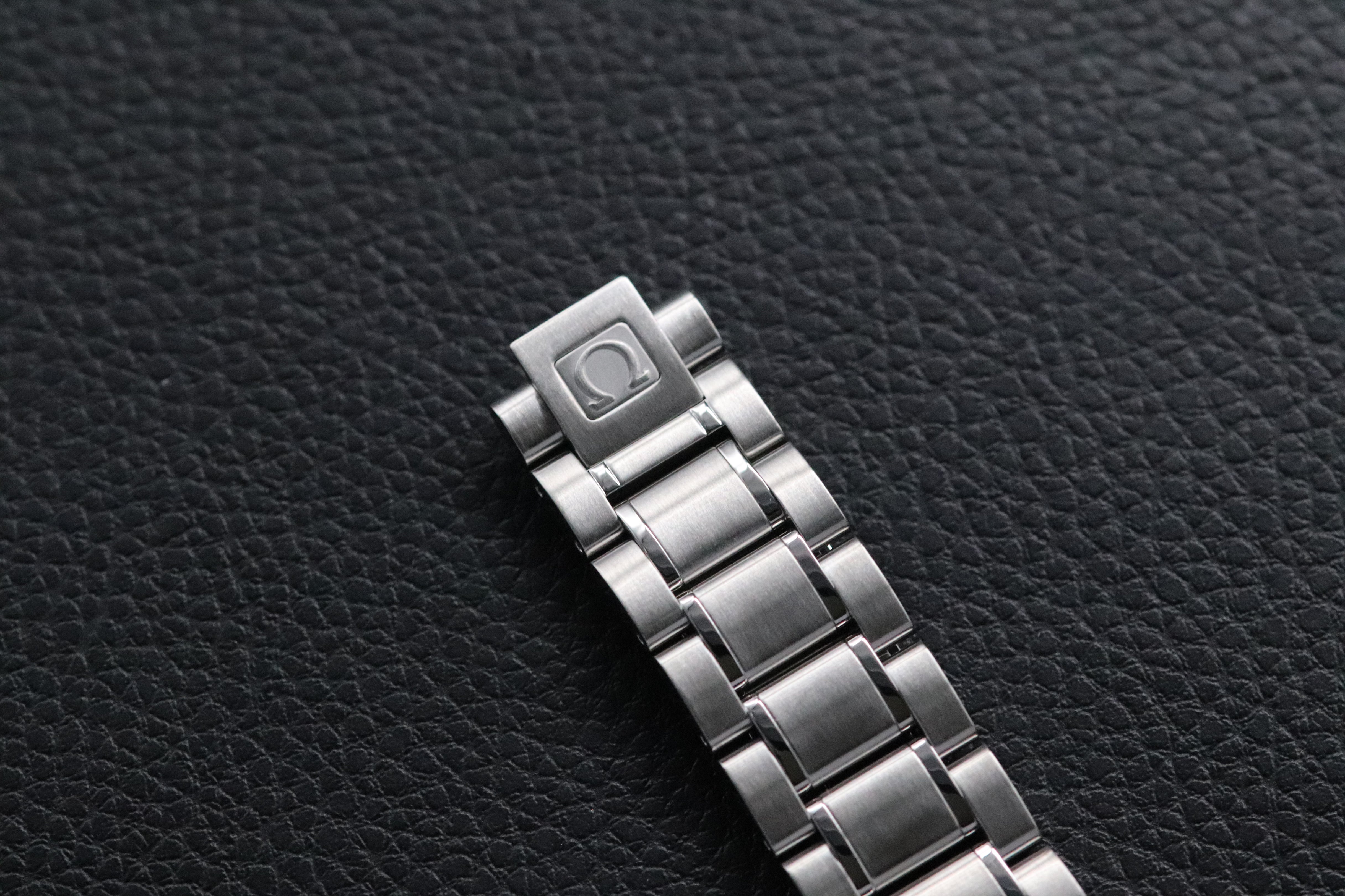 Omega Speedmaster Day Date 3523.30 Quadrante argento 2011