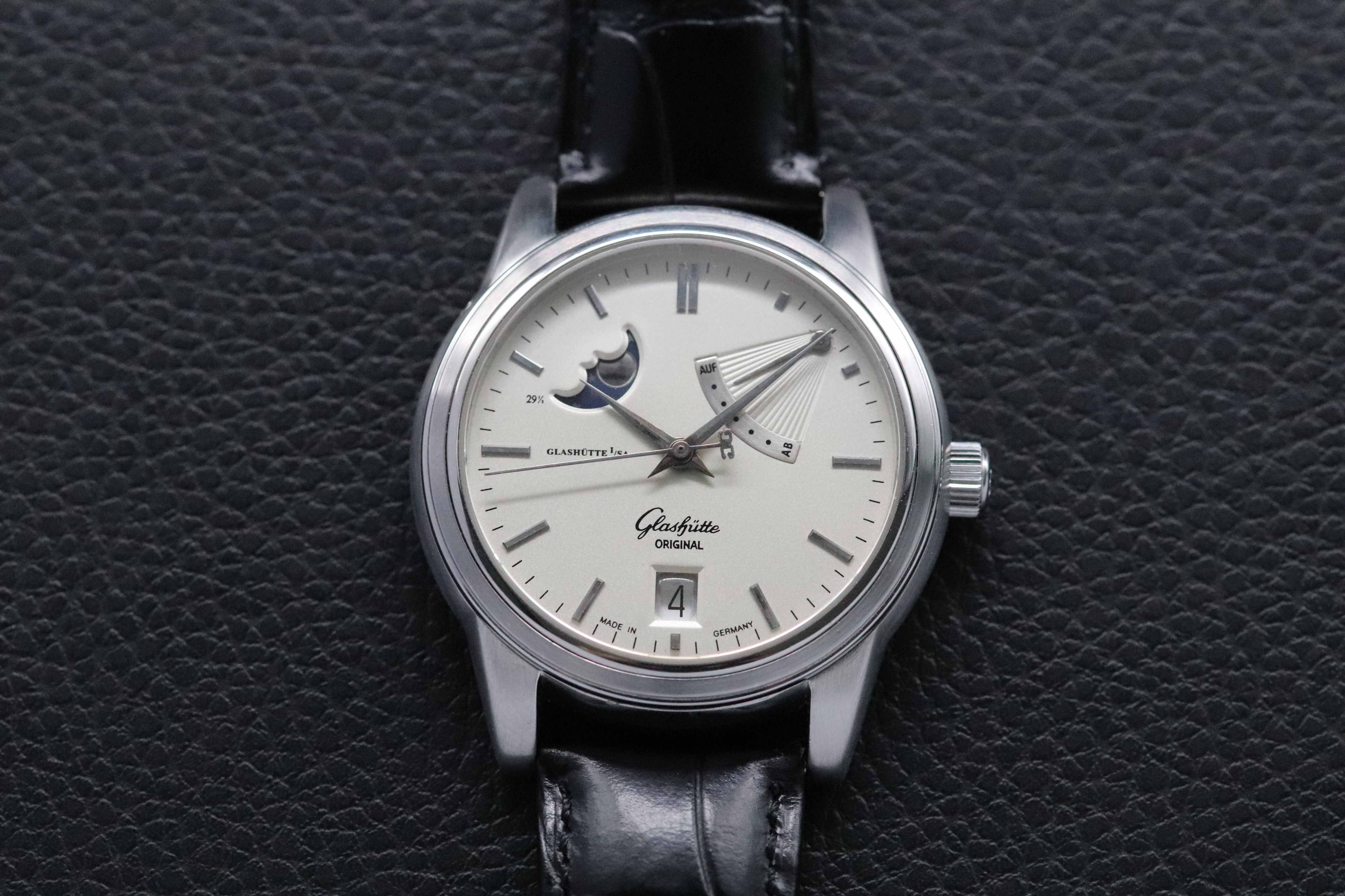 Glashütte Original Senator Fasi lunari Riserva di carica 39.44.04.12.04 Quadrante argento 2010