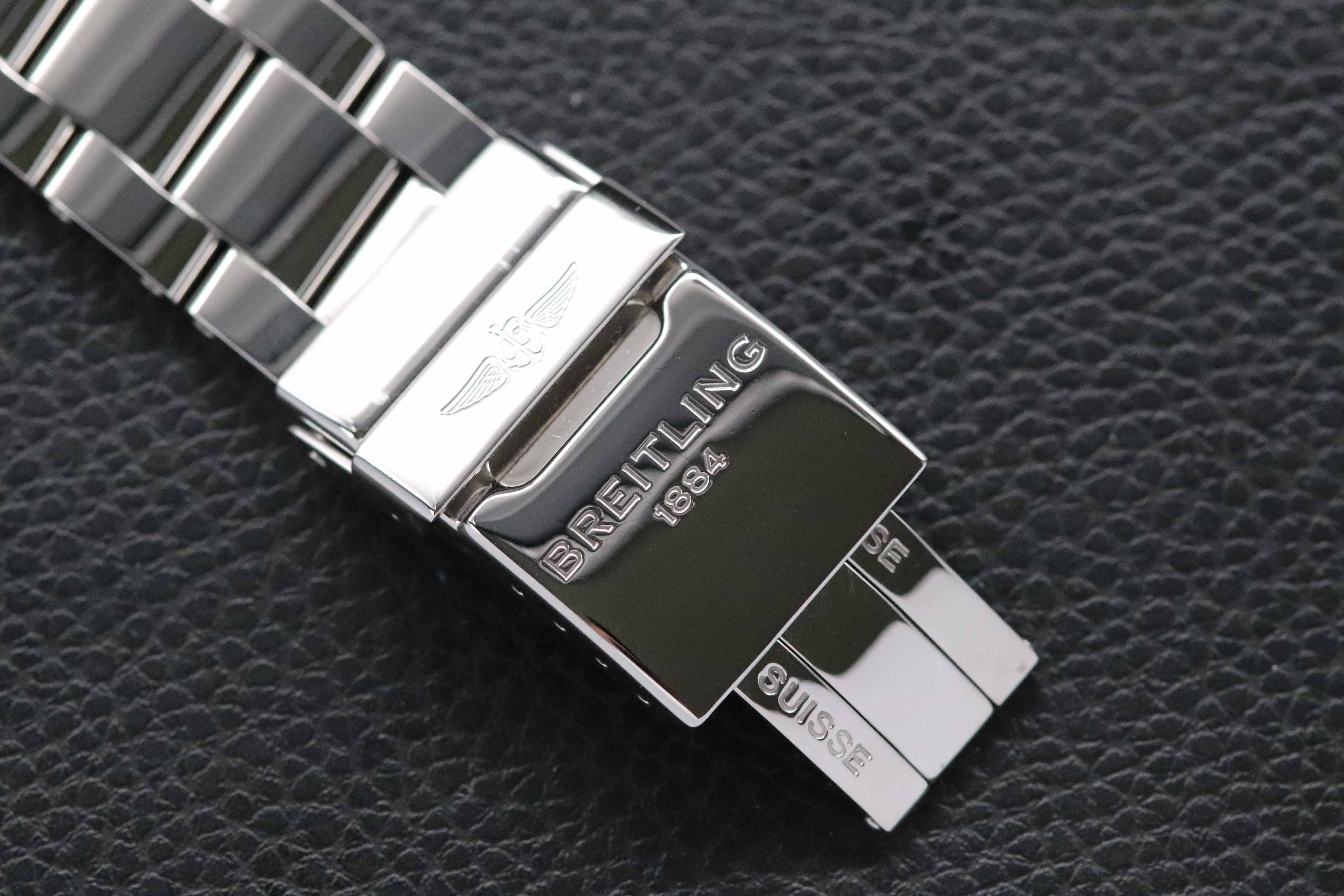 Breitling Avenger II A13381 FULLSET 2015 Box + PAPERS