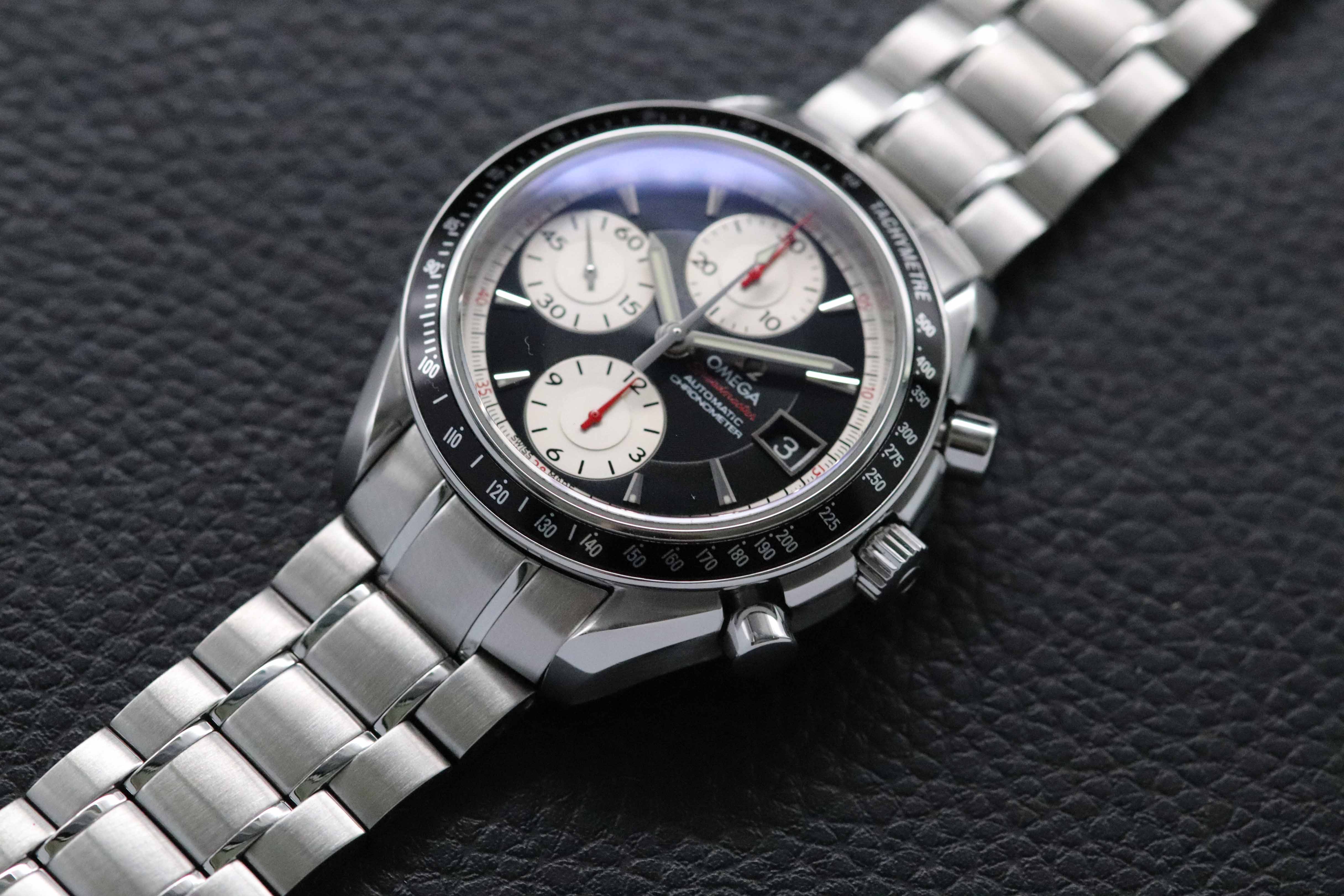 Omega Speedmaster Date 3210.51 cadran noir 2010