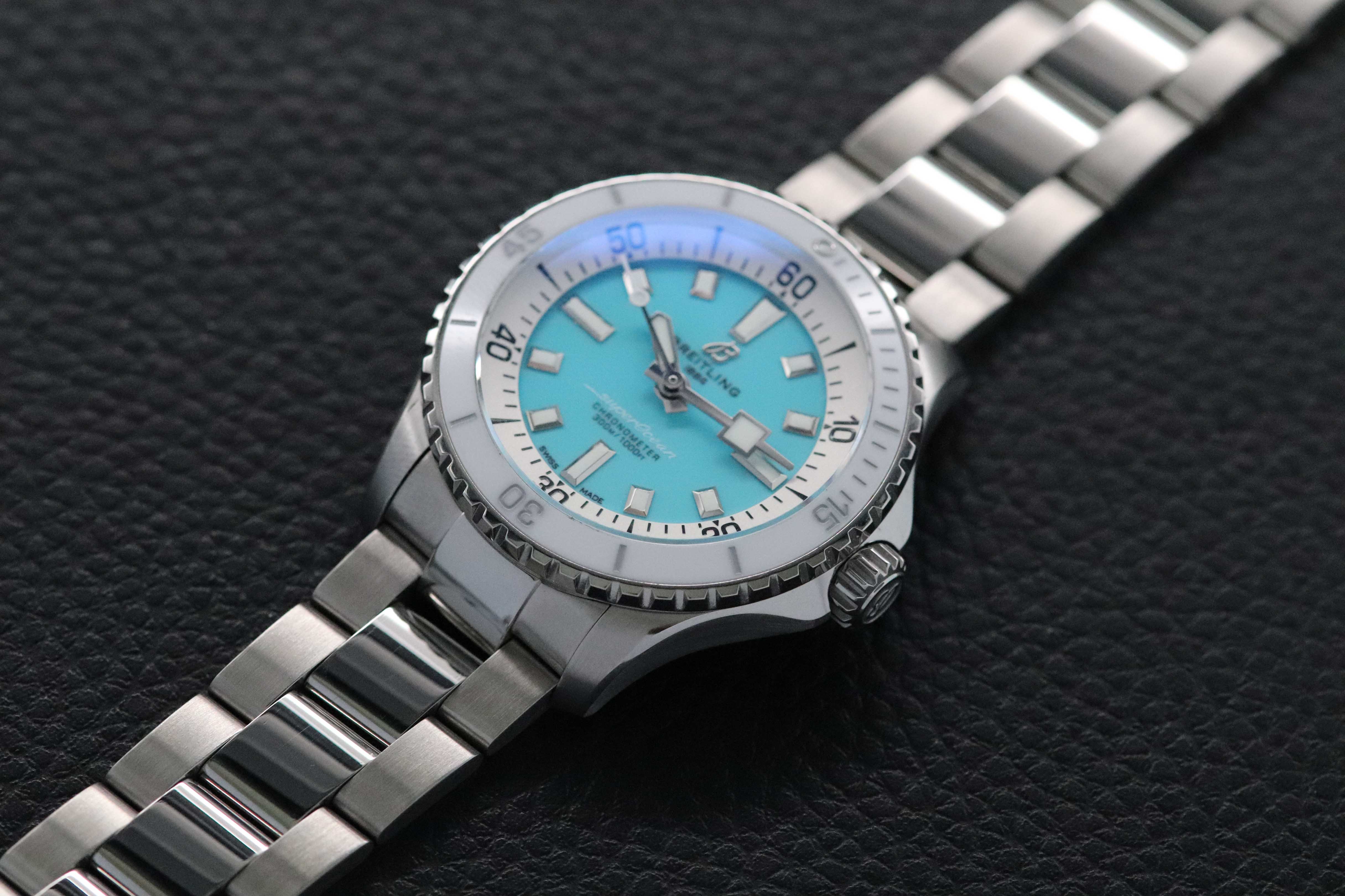 Breitling Superocean 36 A17377 FULLSET 2023 con scatola e PAPERS