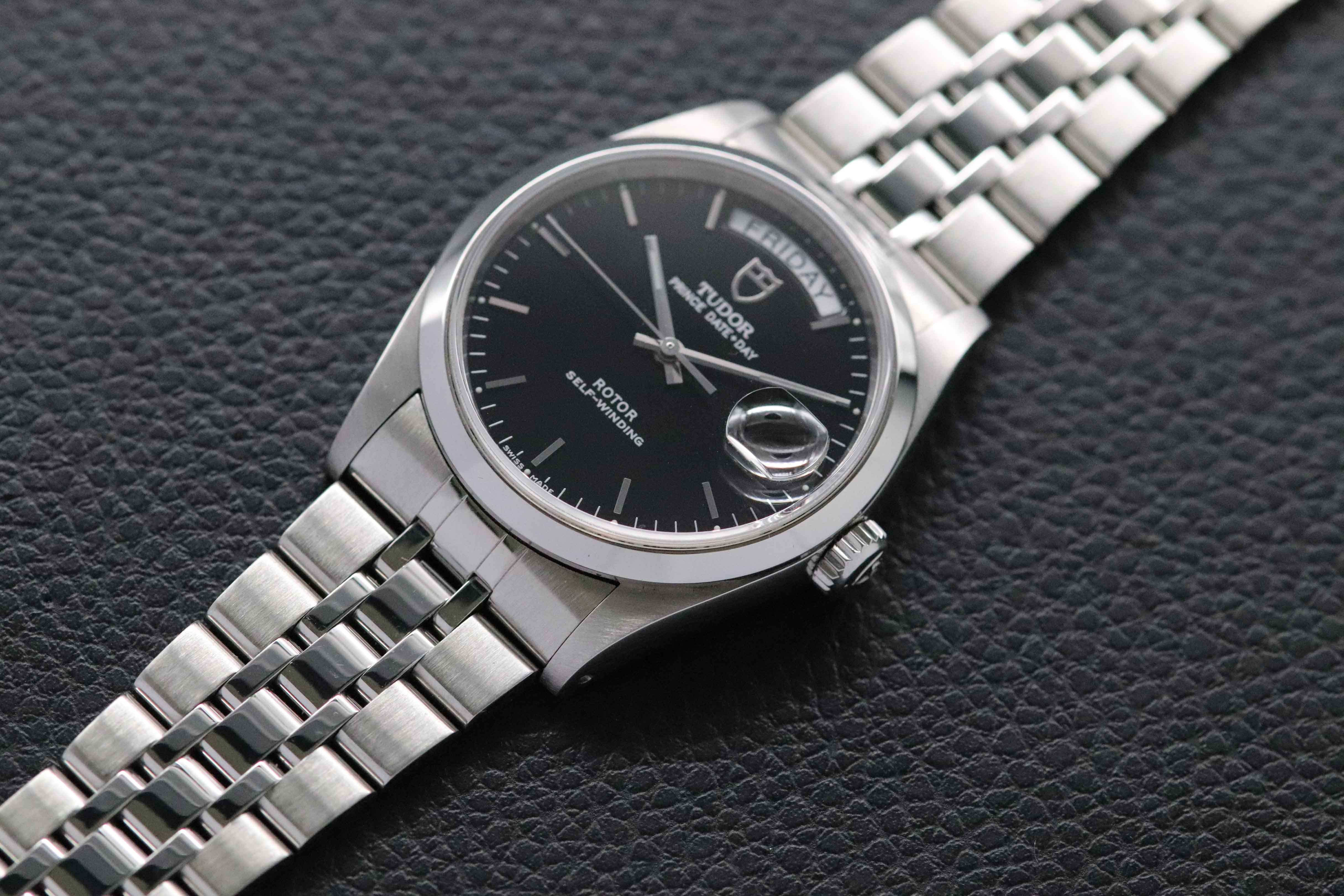Tudor Date-Day 76200 Black Dial 2019 PAPERS