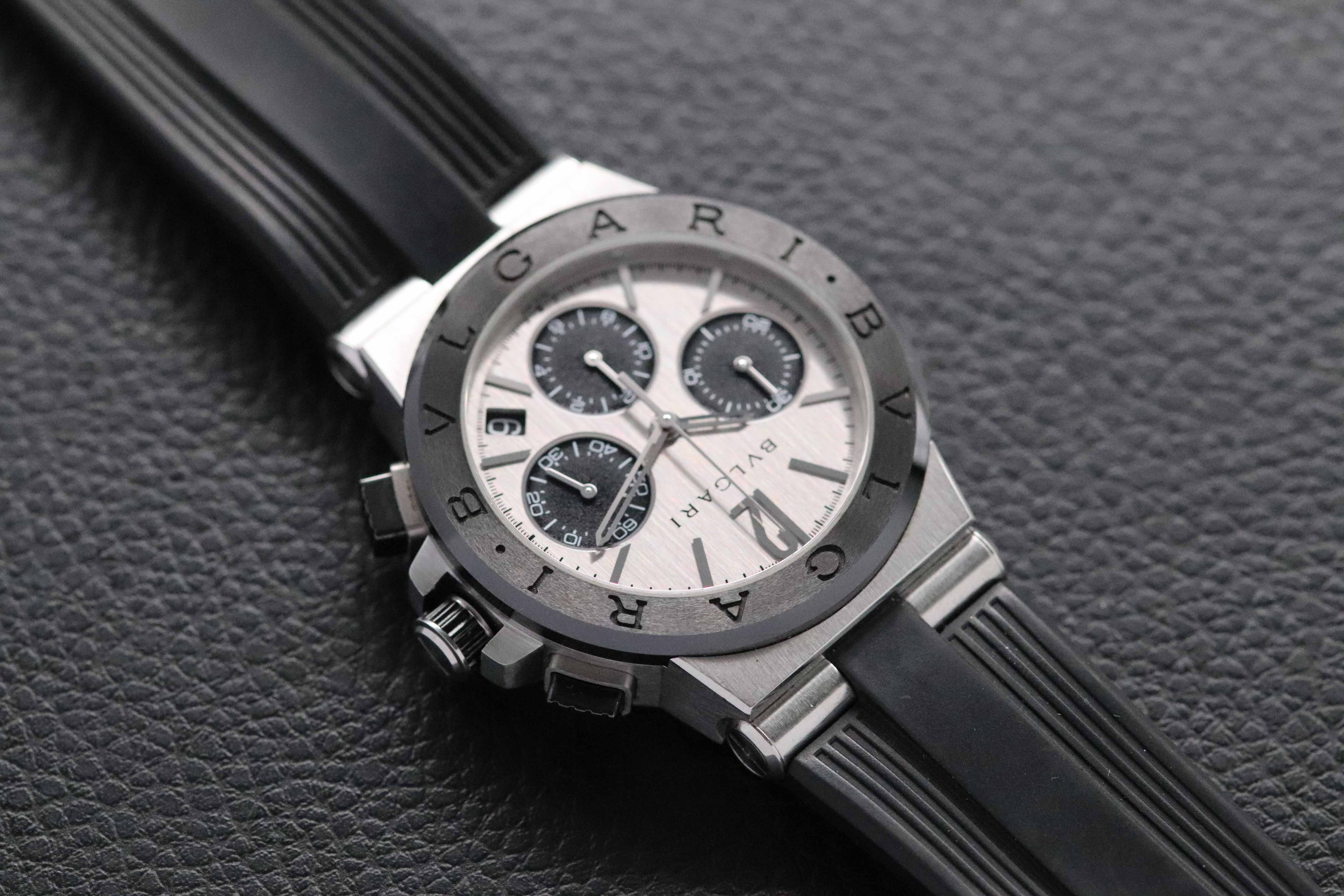 Bulgari Diagono Cronógrafo DG37SCCH, esfera plateada, 2022 PAPERS, con documentación