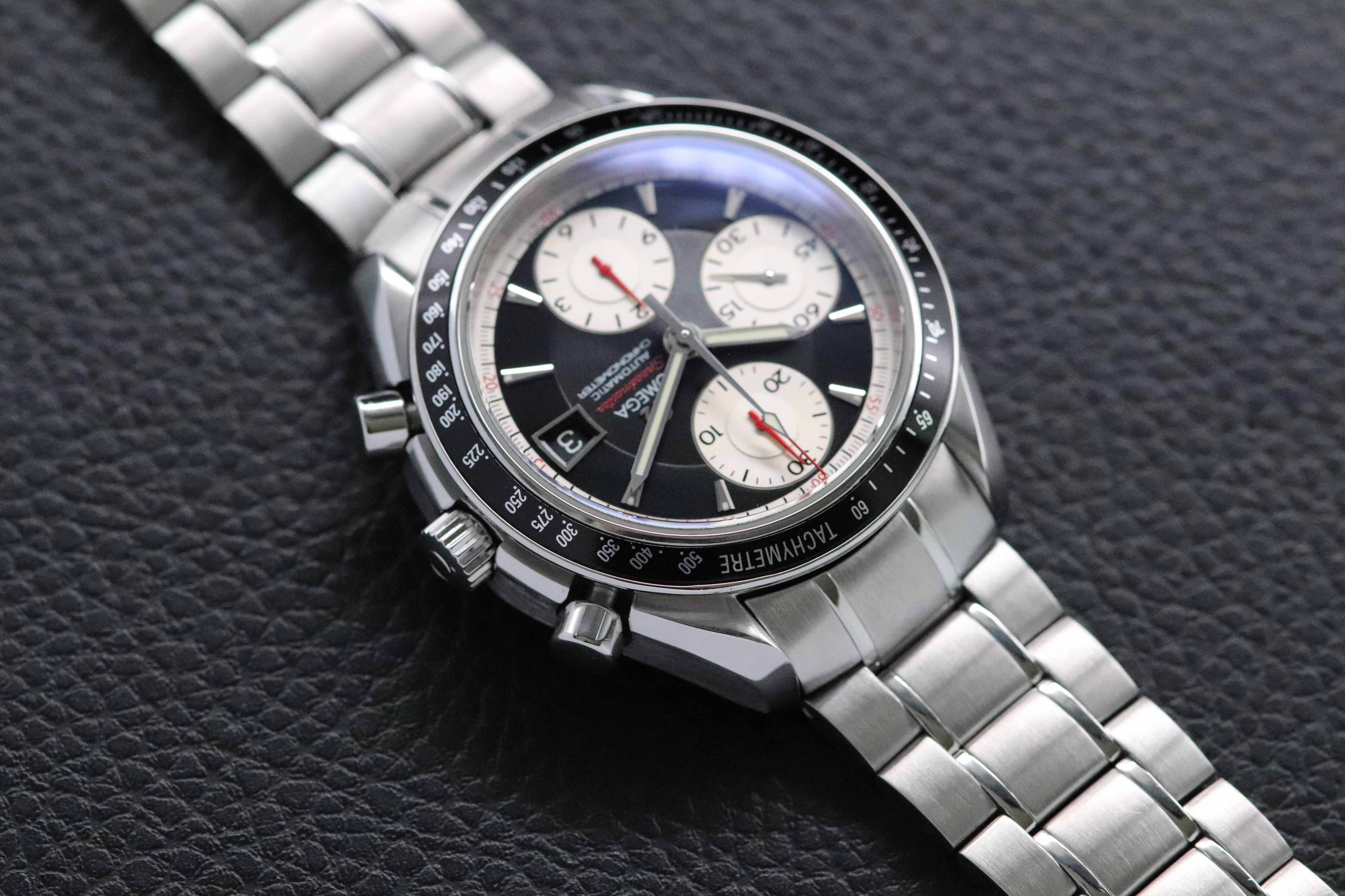 Omega Speedmaster Date 3210.51 cadran noir 2010