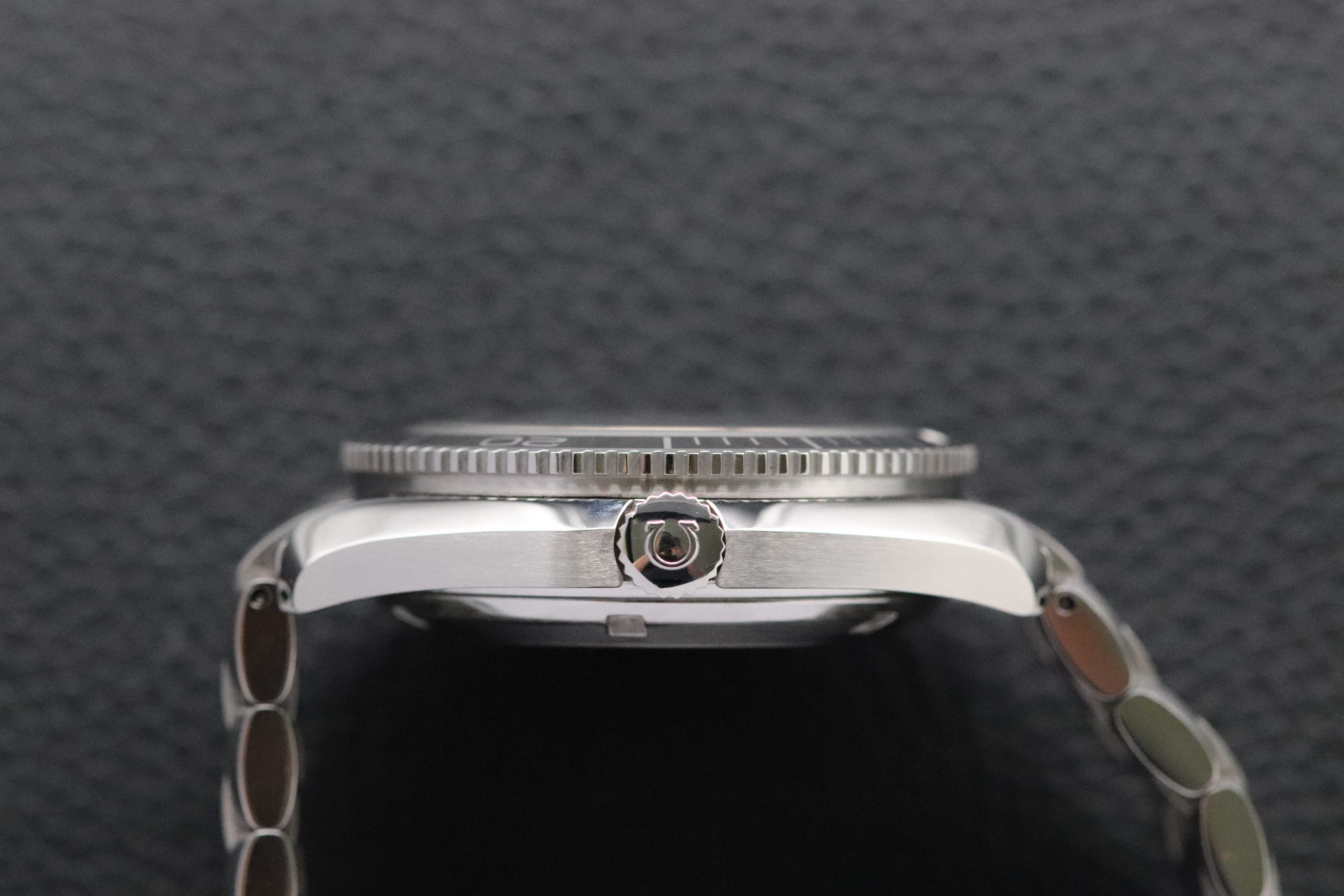 Omega Seamaster Planet Ocean 2201.51, FULLSET de 2008, caja y PAPERS