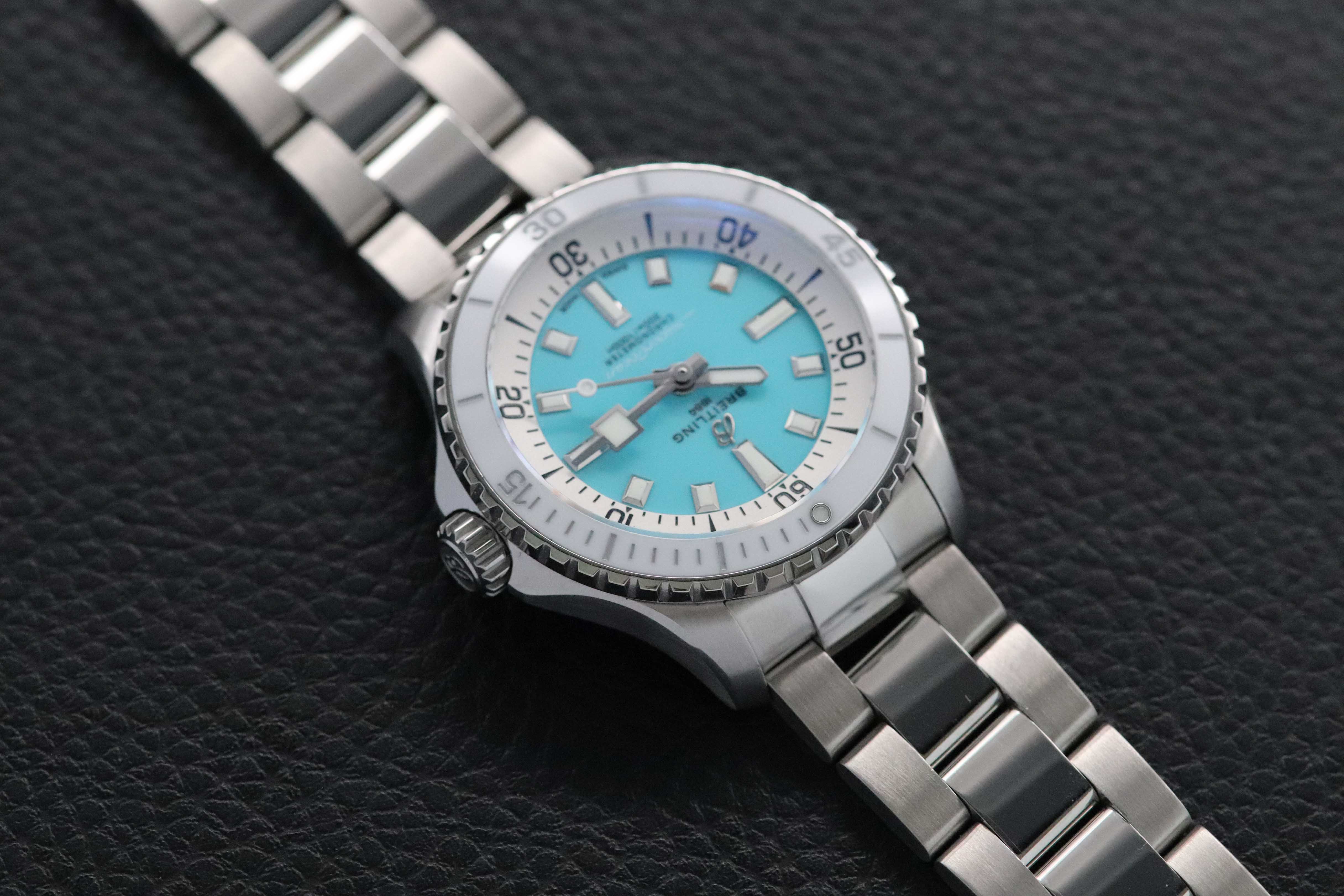 Breitling Superocean 36 A17377 FULLSET 2023 con scatola e PAPERS