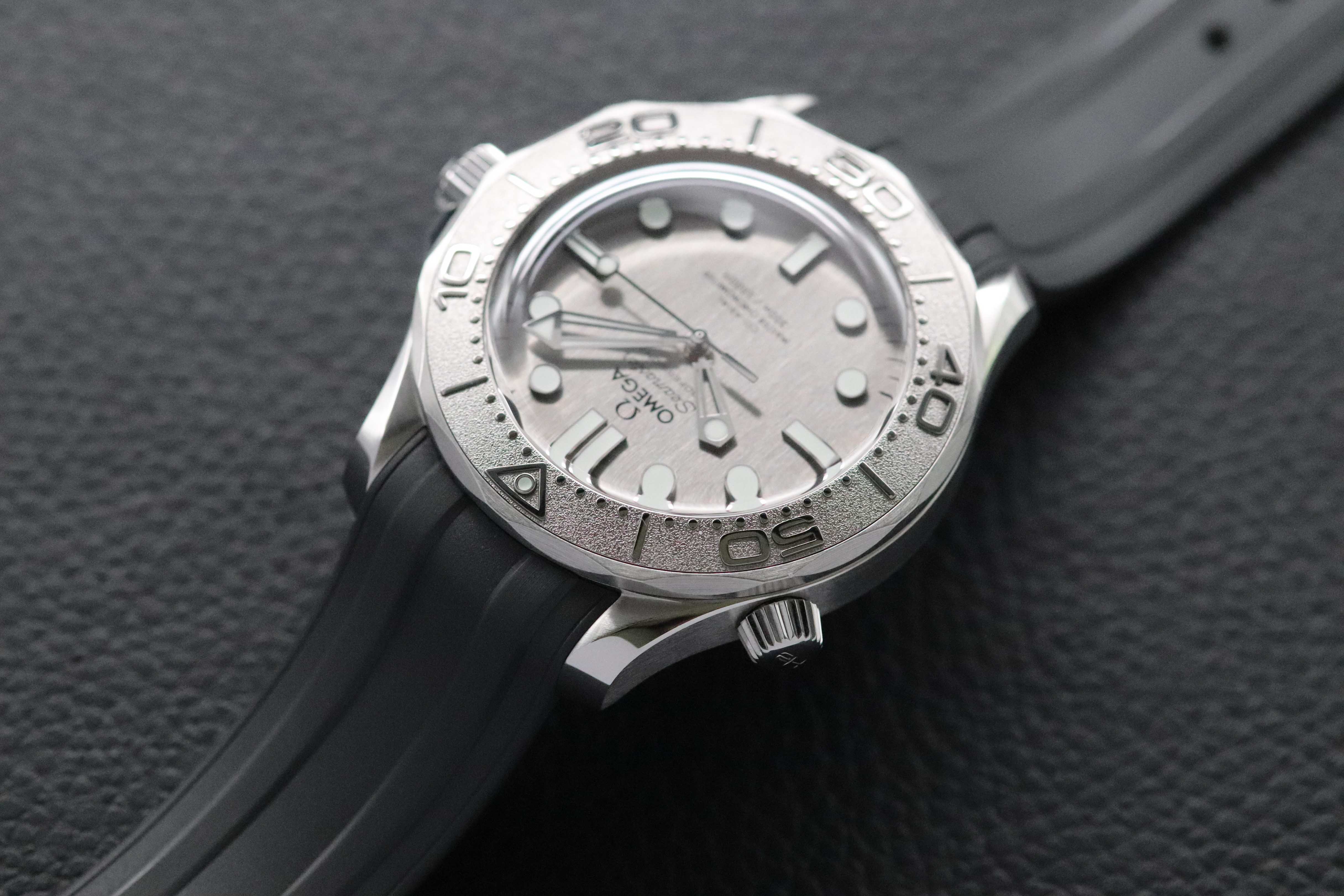 Omega Seamaster Diver 300 210.32.42.20.06.002 Gray Dial 2025