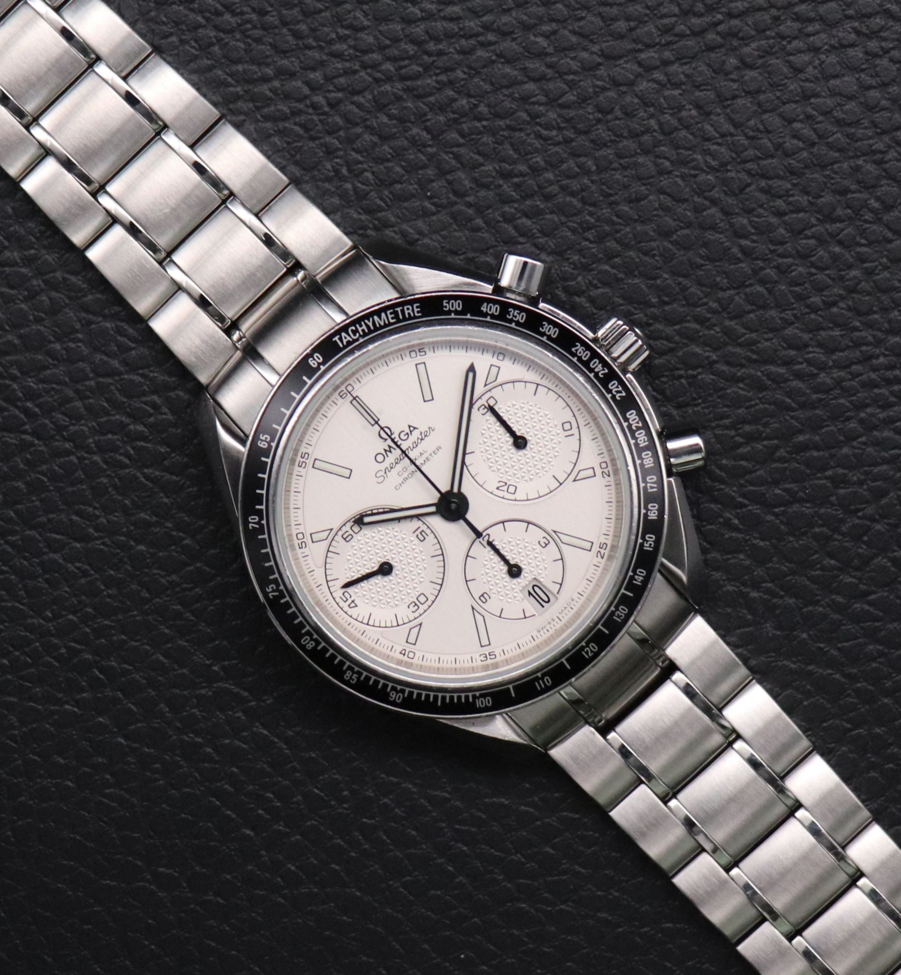 Omega Speedmaster Racing 326.30.40.50.02.001 Albino 2020