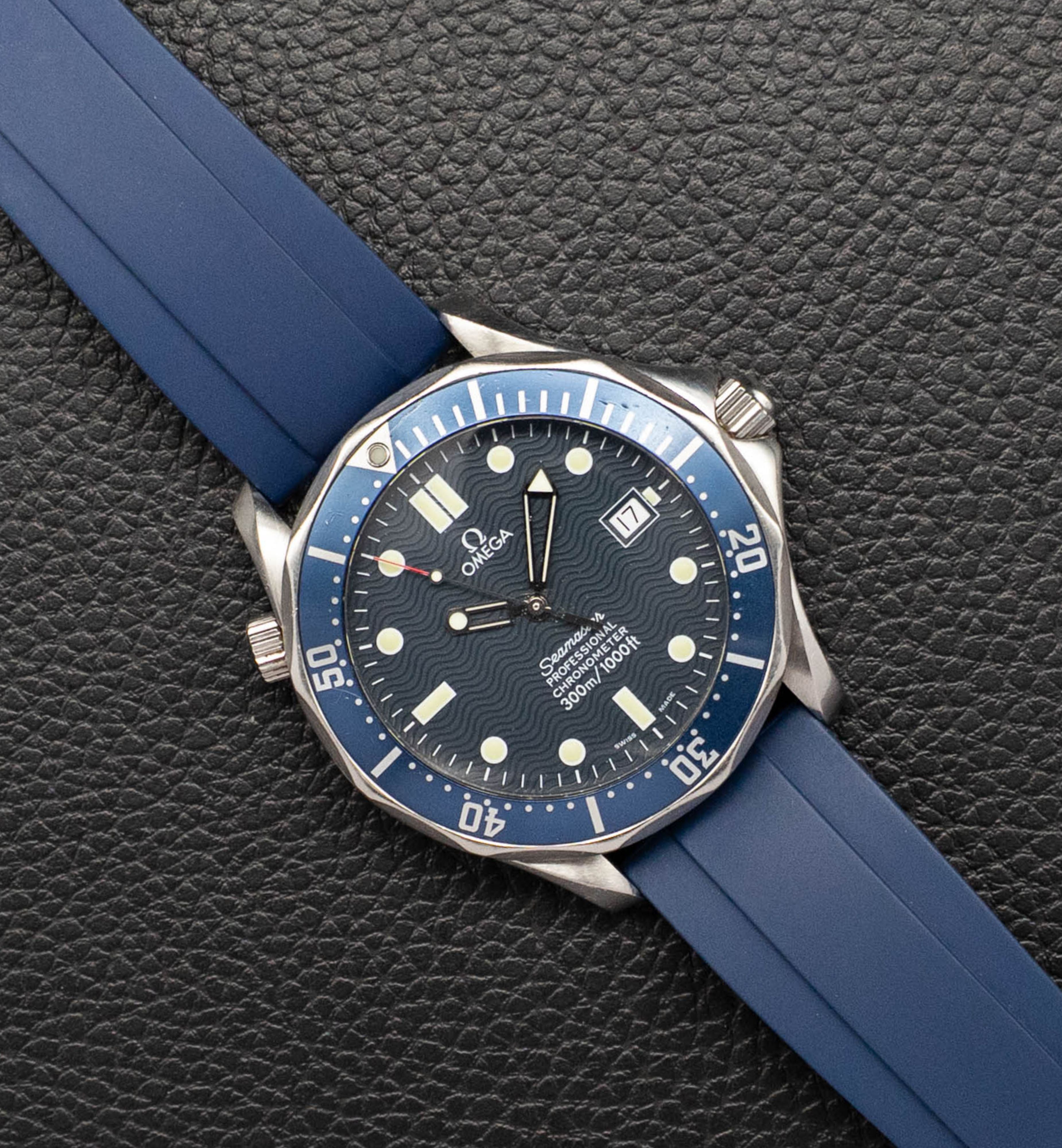 Blue rubber strap