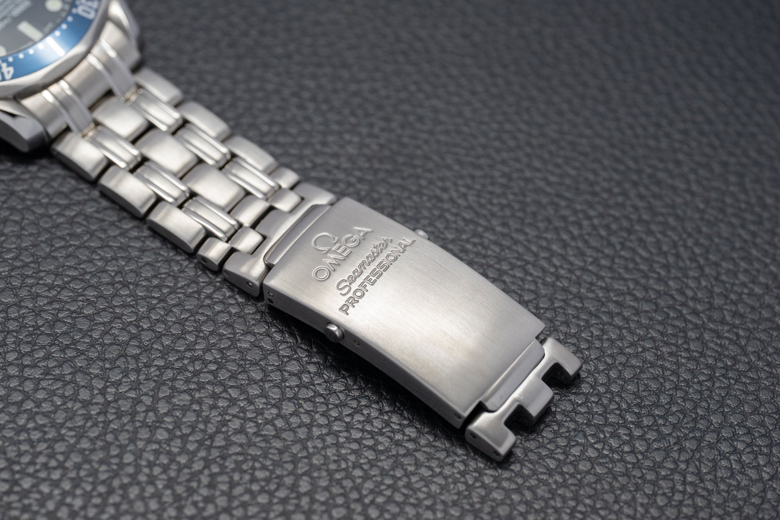 Omega Seamaster 2531.80 James Bond 2001 Papers