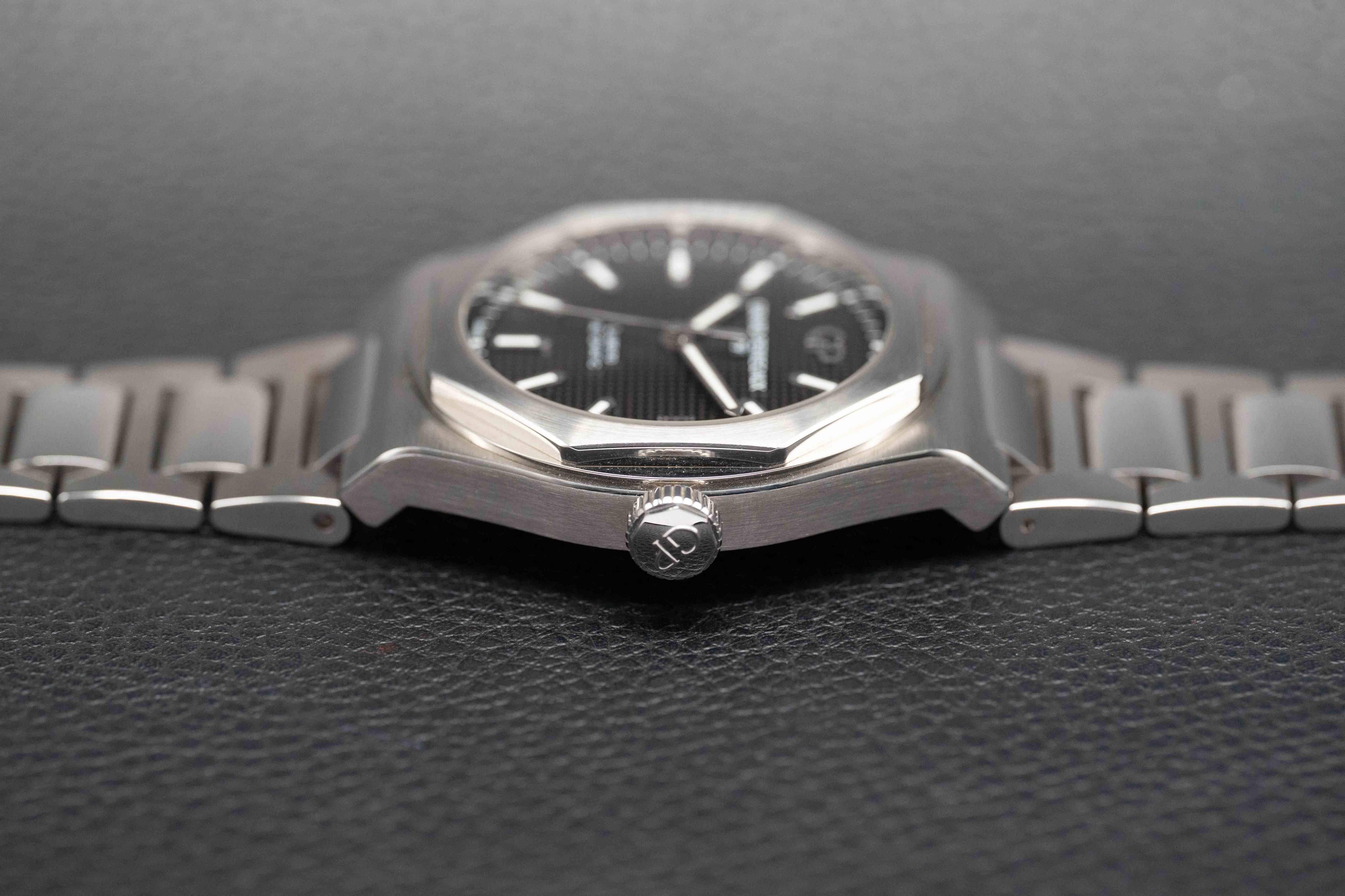 Girard Perregaux Laureato 81010-11-634-11A Fullset 2023 Box+Papers