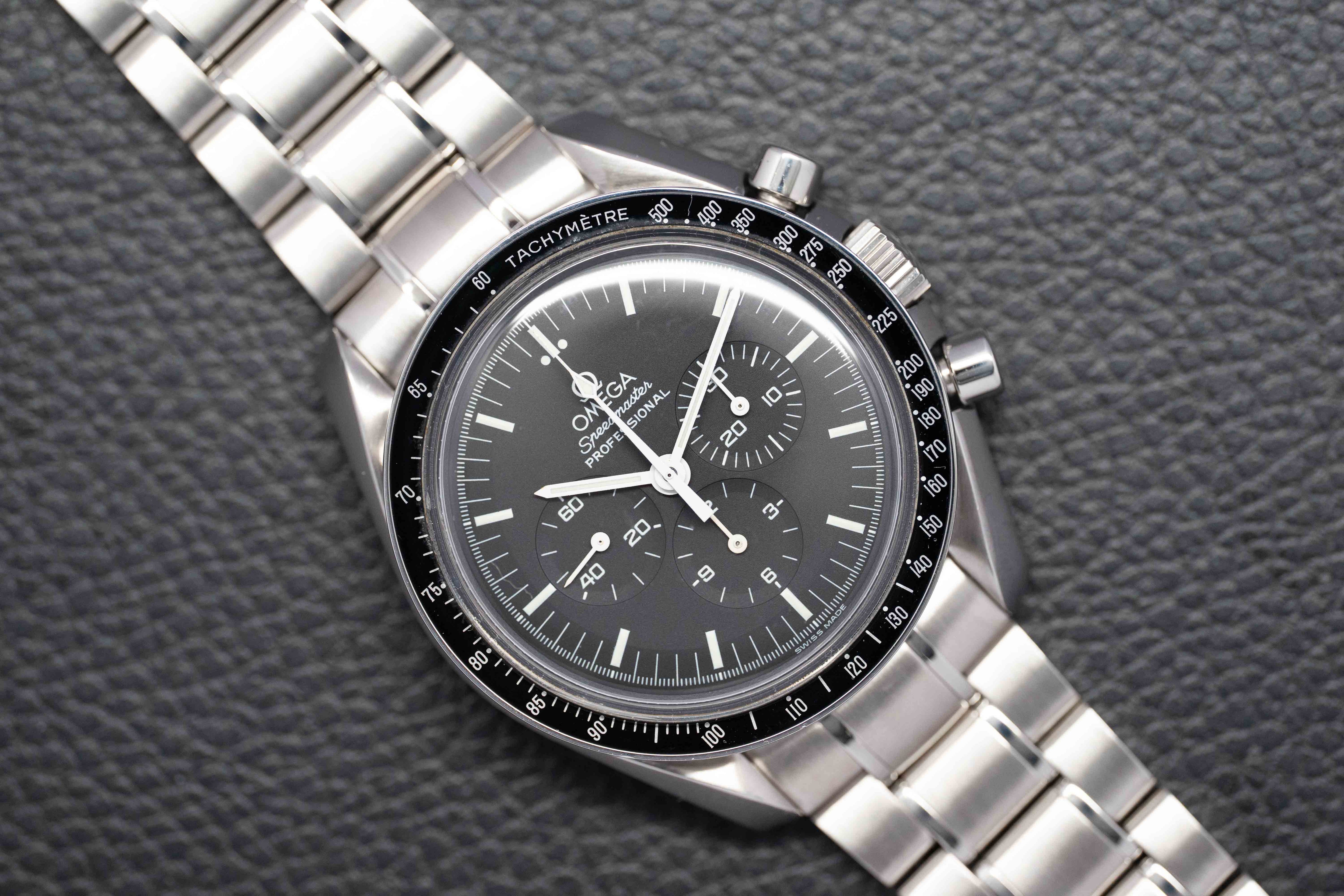 Omega Speedmaster Moonwatch 3572.50 Glass Bottom 2005