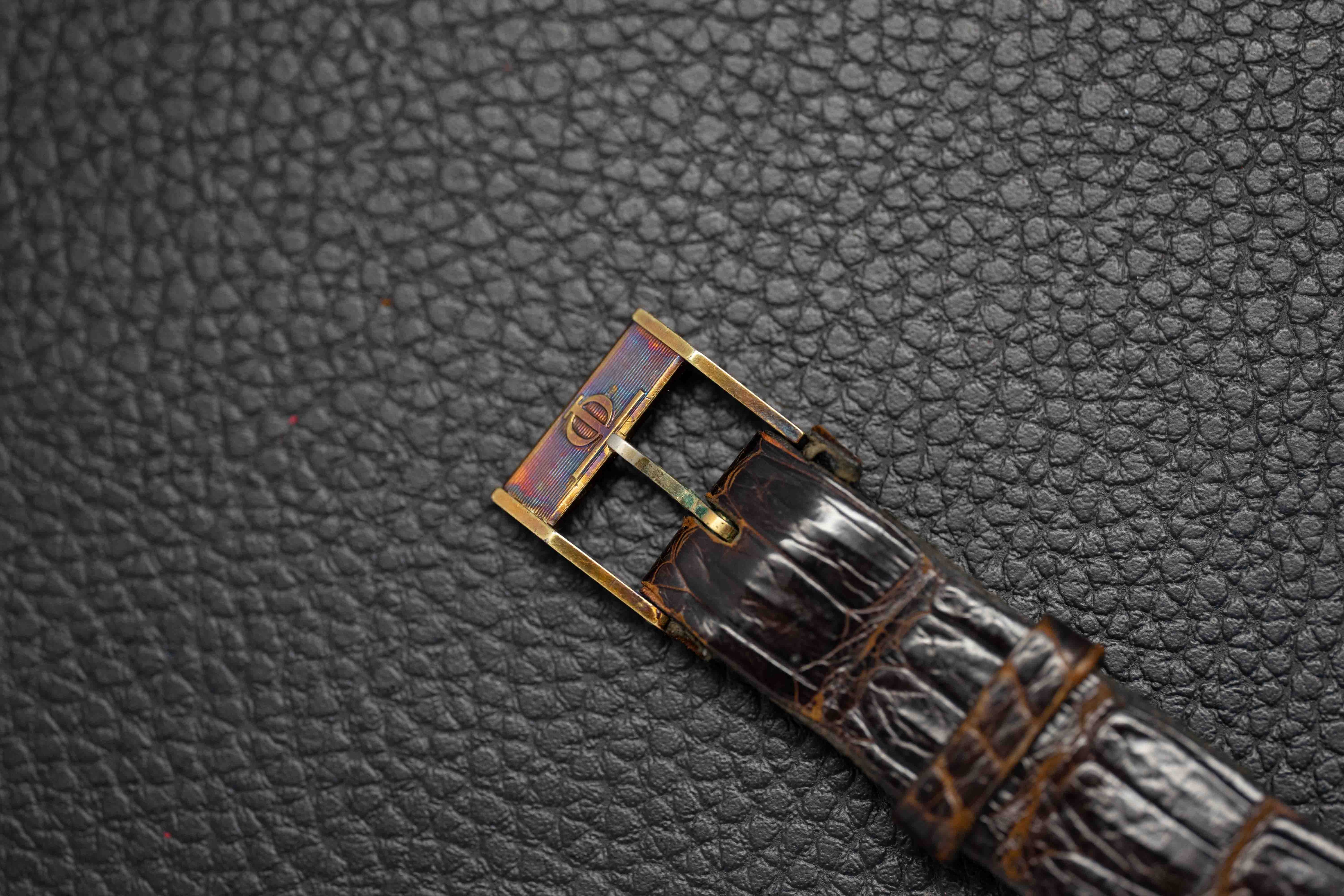 Baume & Mercier Tank Tiger Eye Stone Dial 1982 18K Gold
