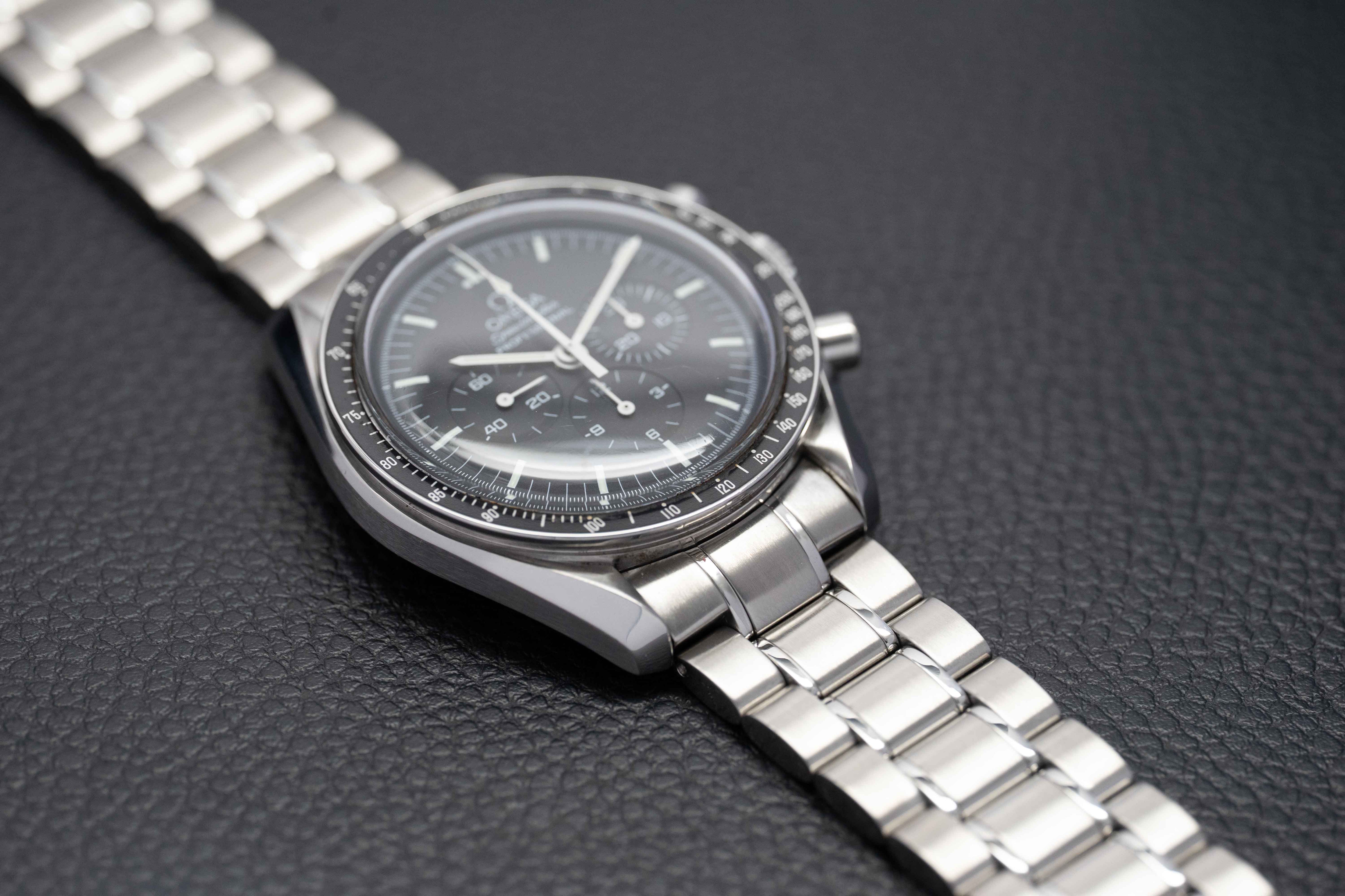 Omega Speedmaster Moonwatch 3570.50 Black Dial 2001 Papers
