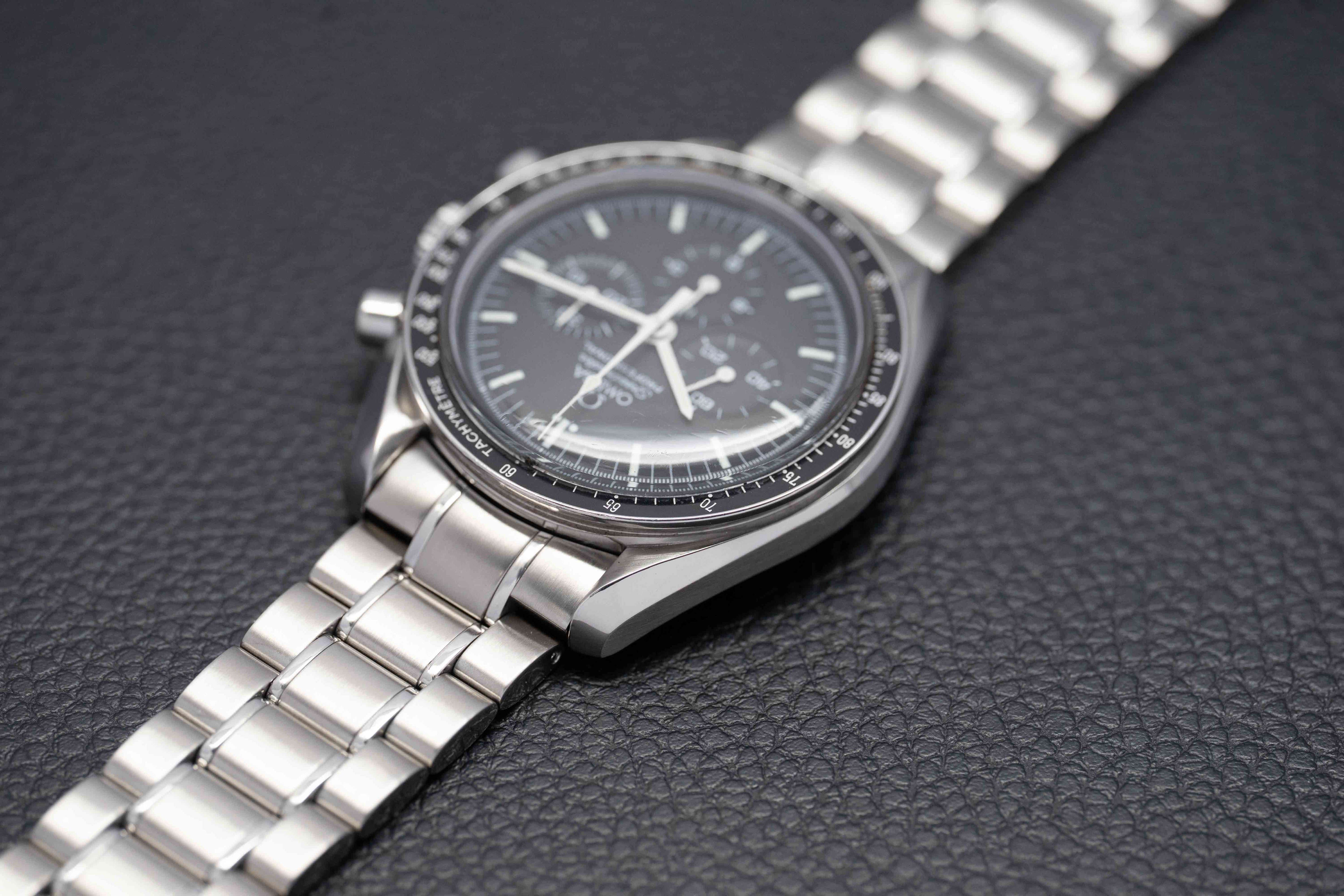 Omega Speedmaster Moonwatch 3570.50 Black Dial 2001 Papers