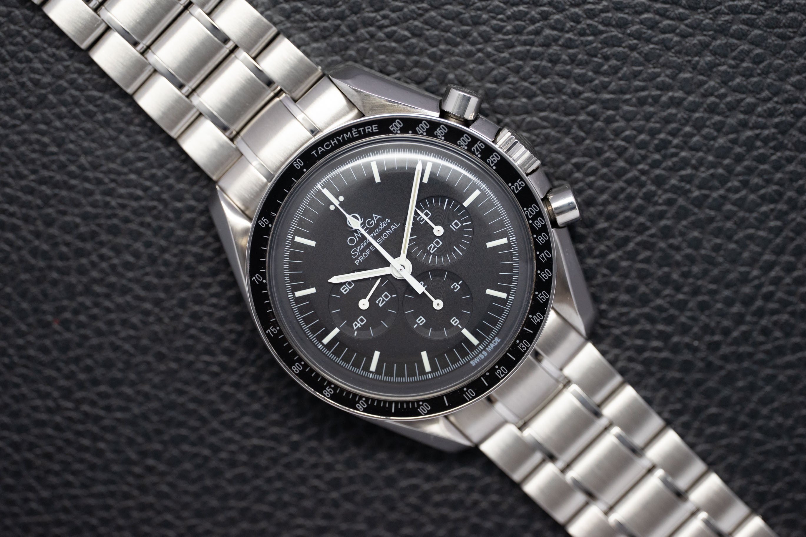 Omega Speedmaster Moonwatch 3572.50 Glass Bottom 2005