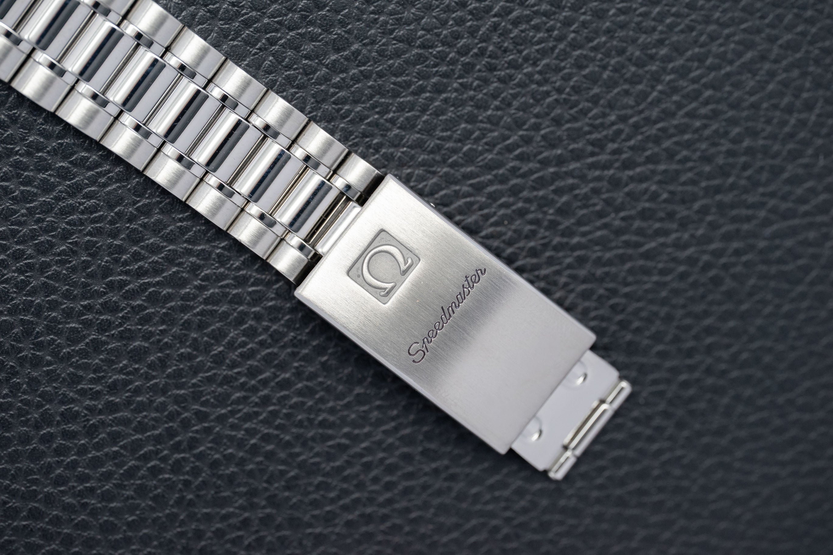 Omega Speedmaster Reduced 3510.61 Red Dial 1995