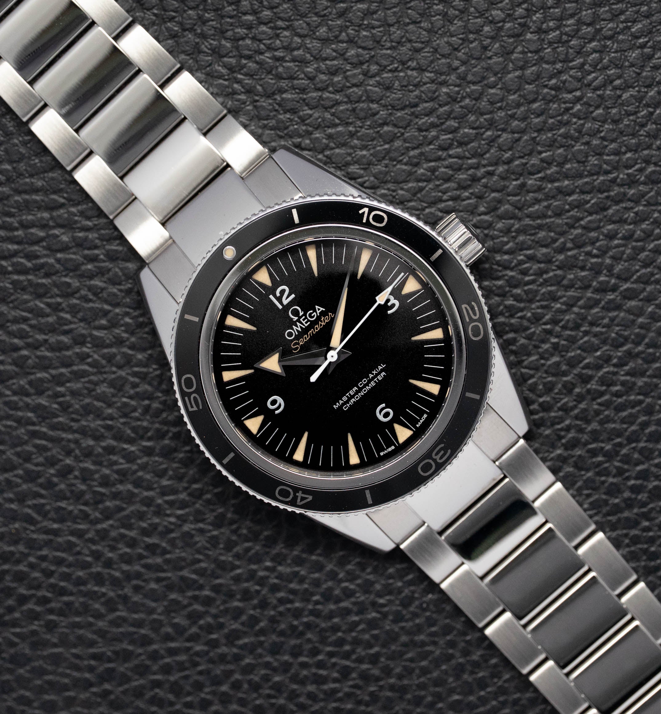 Omega Seamaster 300 233.30.41.21.01.001 Black Dial 2015 Papers
