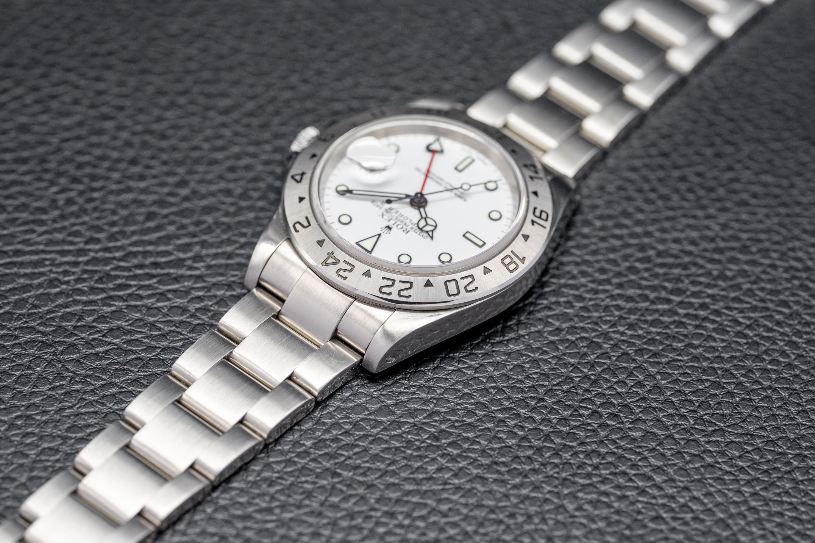 Rolex Explorer 2 Polar 16570 Complete Set 2002 Box + Papers