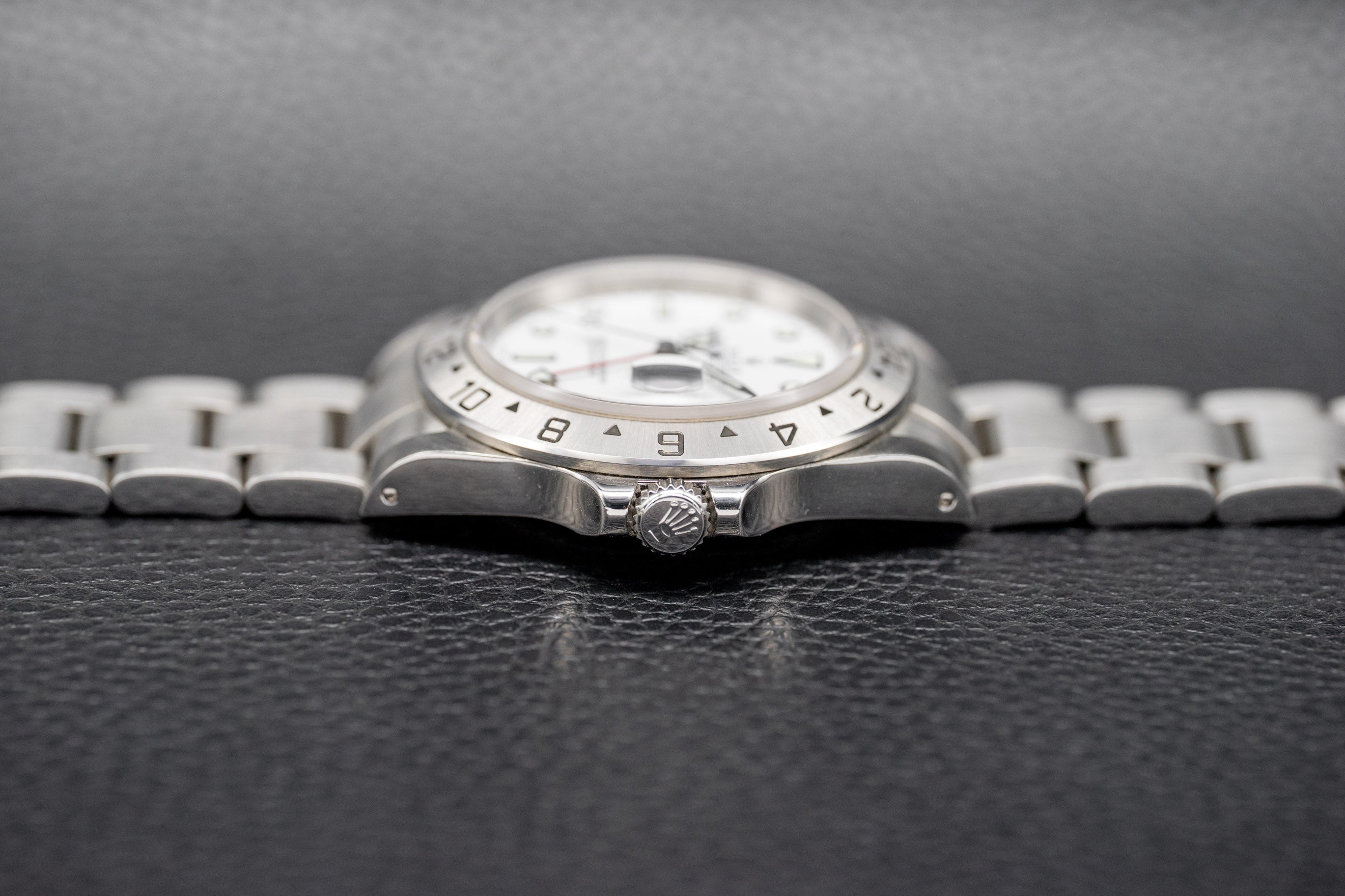 Rolex Explorer 2 Polar 16570 Complete Set 2002 Box + Papers